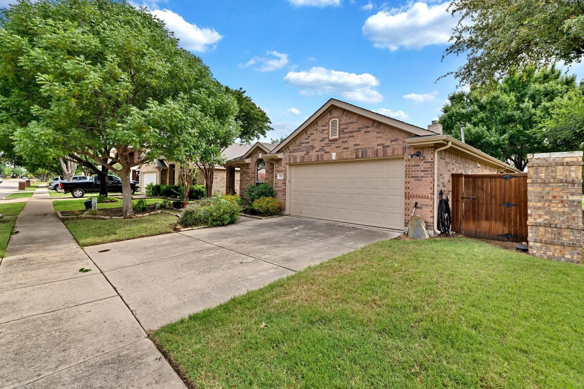 Single Family Residence For Sale in Collin County , 3921 Pitchstone Drive, Mc Kinney, Texas 75070, 3 Bedroom, 2 Bathroom, 2 Garage spaces, 2,178 Sqft, built in 2008, mls#21405744, Real Estate Agent in Mc Kinney, Homes For Sale in Collin county, Homes For Sale in Mc Kinney, Realtor in Mc Kinney Texas, Real Estate Brokerage Independent Realty Texas, Luminita Cordes Realtor