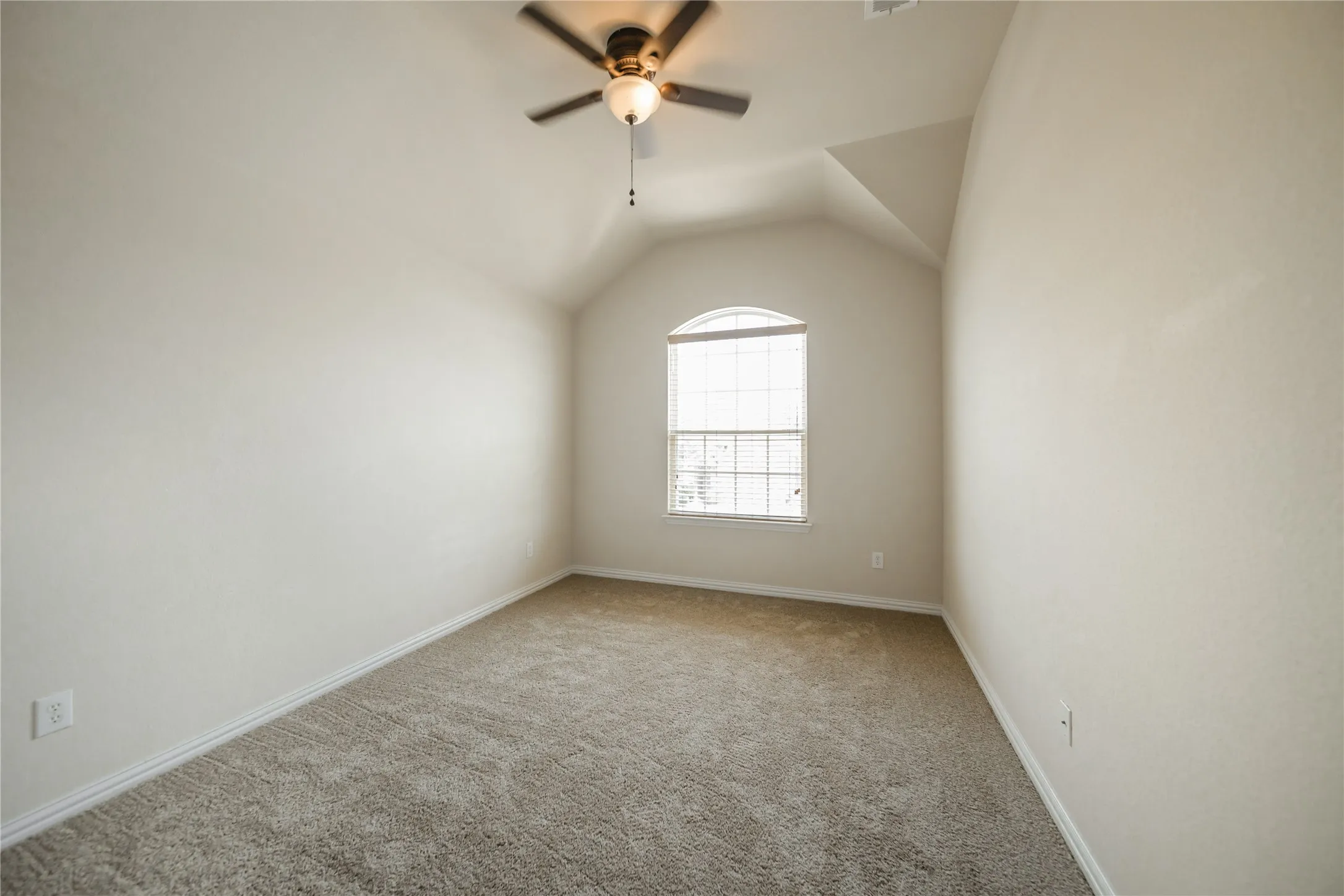 Single Family Residence For Rent in Denton County , 1442 Wellesley Drive, Lewisville, Texas 75067, 5 Bedroom, 4 Bathroom, 2 Garage spaces, 2,768 Sqft, built in 2012, mls#21405745, Real Estate Agent in Lewisville, Homes For Rent in Denton county, Homes For Rent in Lewisville, Realtor in Lewisville Texas, Real Estate Brokerage Independent Realty Texas, Luminita Cordes Realtor