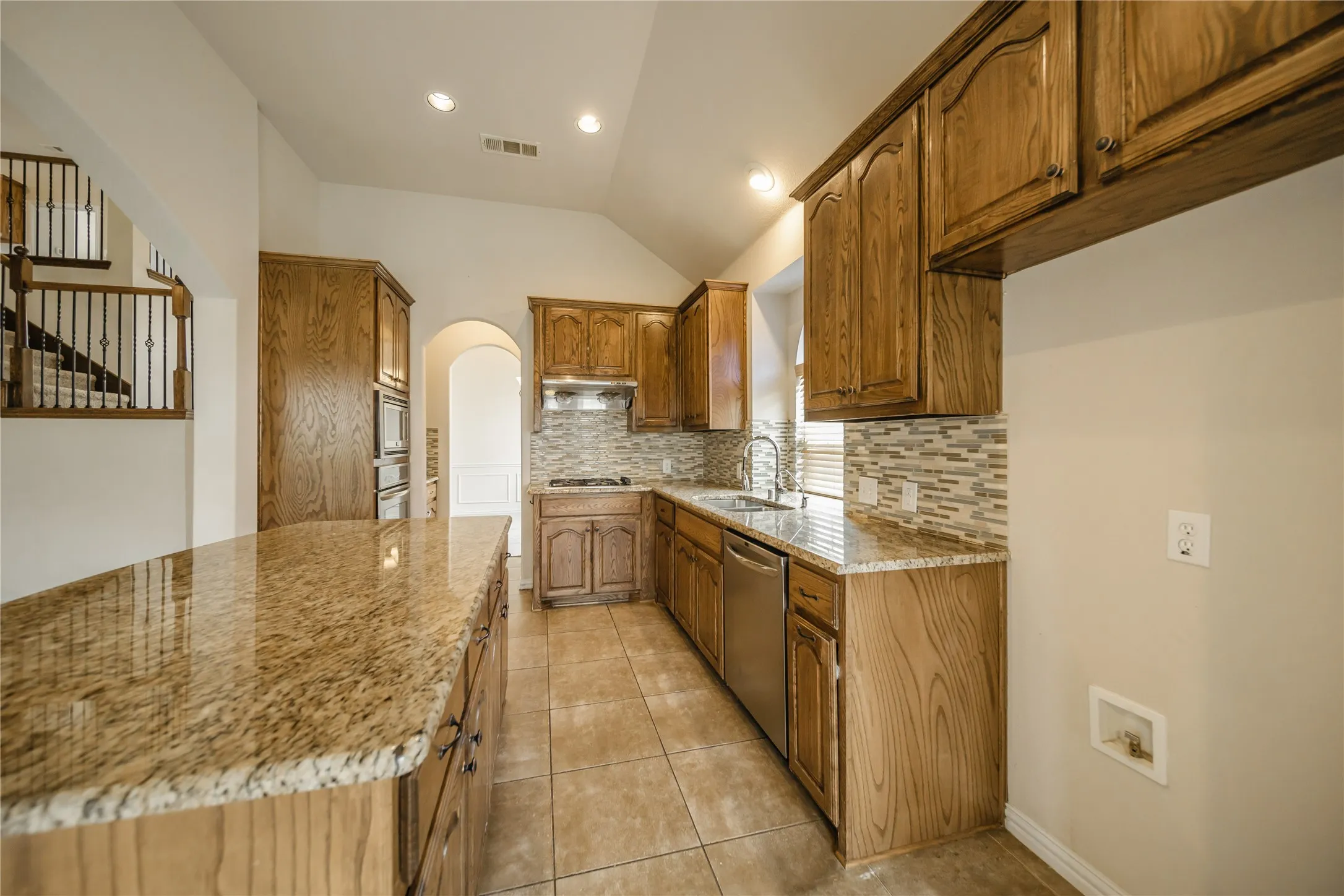 Single Family Residence For Rent in Denton County , 1442 Wellesley Drive, Lewisville, Texas 75067, 5 Bedroom, 4 Bathroom, 2 Garage spaces, 2,768 Sqft, built in 2012, mls#21405745, Real Estate Agent in Lewisville, Homes For Rent in Denton county, Homes For Rent in Lewisville, Realtor in Lewisville Texas, Real Estate Brokerage Independent Realty Texas, Luminita Cordes Realtor