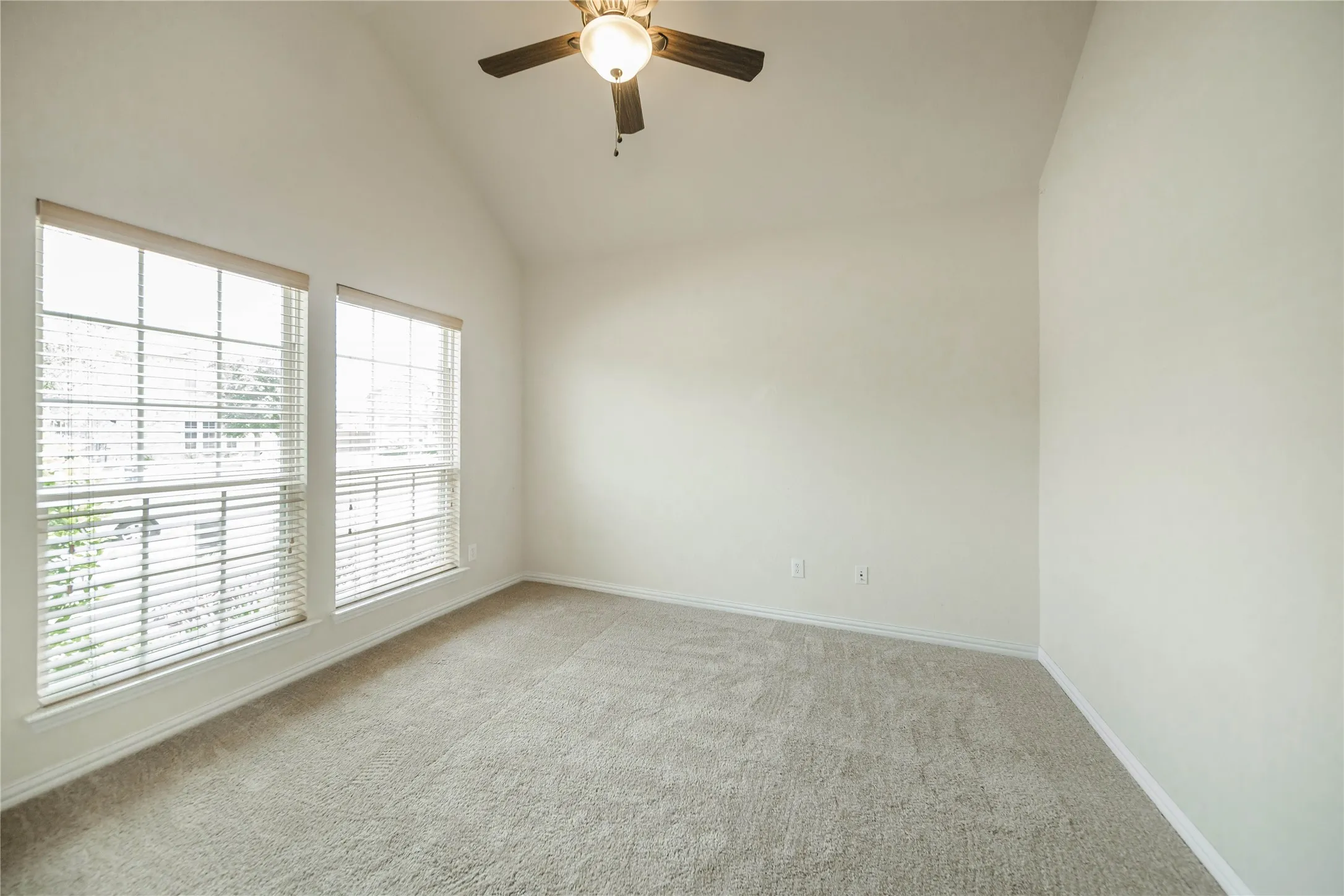 Single Family Residence For Rent in Denton County , 1442 Wellesley Drive, Lewisville, Texas 75067, 5 Bedroom, 4 Bathroom, 2 Garage spaces, 2,768 Sqft, built in 2012, mls#21405745, Real Estate Agent in Lewisville, Homes For Rent in Denton county, Homes For Rent in Lewisville, Realtor in Lewisville Texas, Real Estate Brokerage Independent Realty Texas, Luminita Cordes Realtor