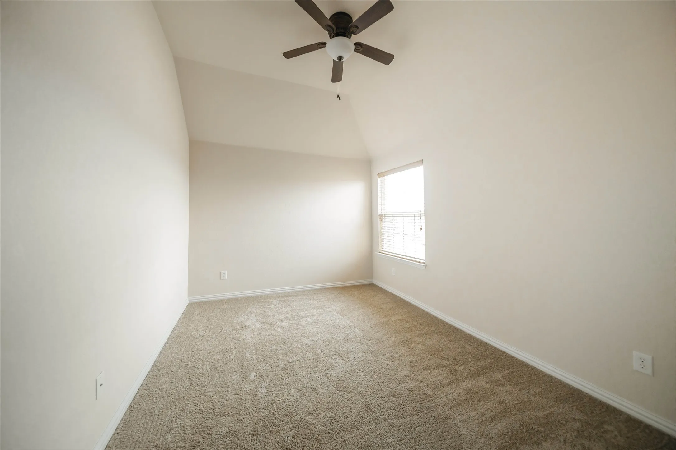 Single Family Residence For Rent in Denton County , 1442 Wellesley Drive, Lewisville, Texas 75067, 5 Bedroom, 4 Bathroom, 2 Garage spaces, 2,768 Sqft, built in 2012, mls#21405745, Real Estate Agent in Lewisville, Homes For Rent in Denton county, Homes For Rent in Lewisville, Realtor in Lewisville Texas, Real Estate Brokerage Independent Realty Texas, Luminita Cordes Realtor