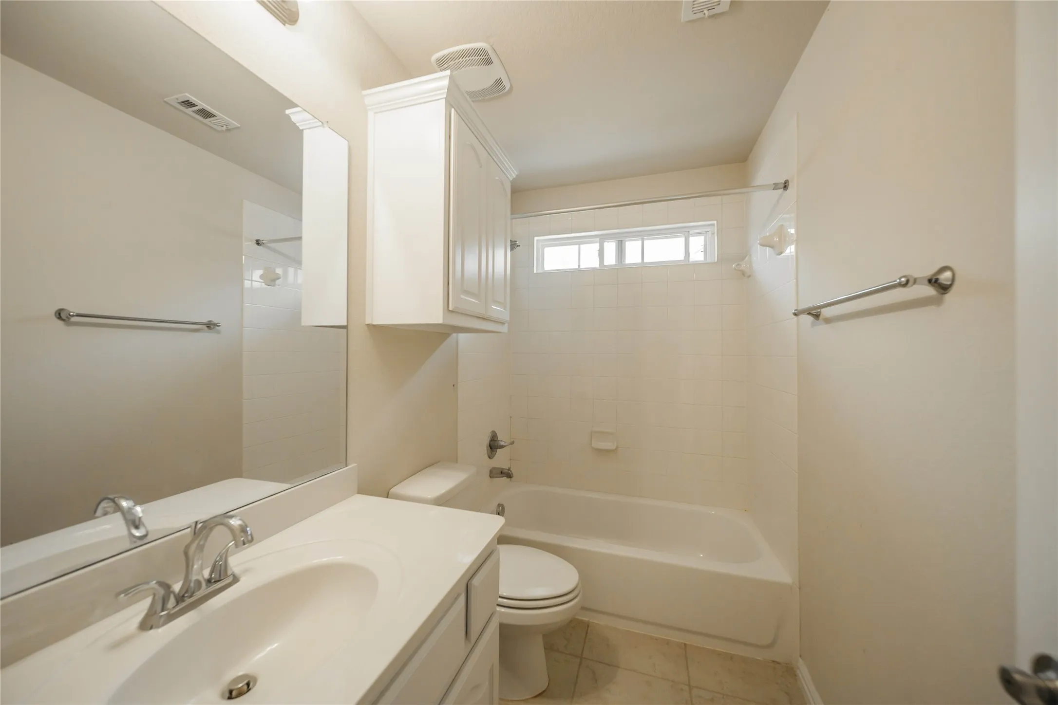 Single Family Residence For Rent in Denton County , 1442 Wellesley Drive, Lewisville, Texas 75067, 5 Bedroom, 4 Bathroom, 2 Garage spaces, 2,768 Sqft, built in 2012, mls#21405745, Real Estate Agent in Lewisville, Homes For Rent in Denton county, Homes For Rent in Lewisville, Realtor in Lewisville Texas, Real Estate Brokerage Independent Realty Texas, Luminita Cordes Realtor