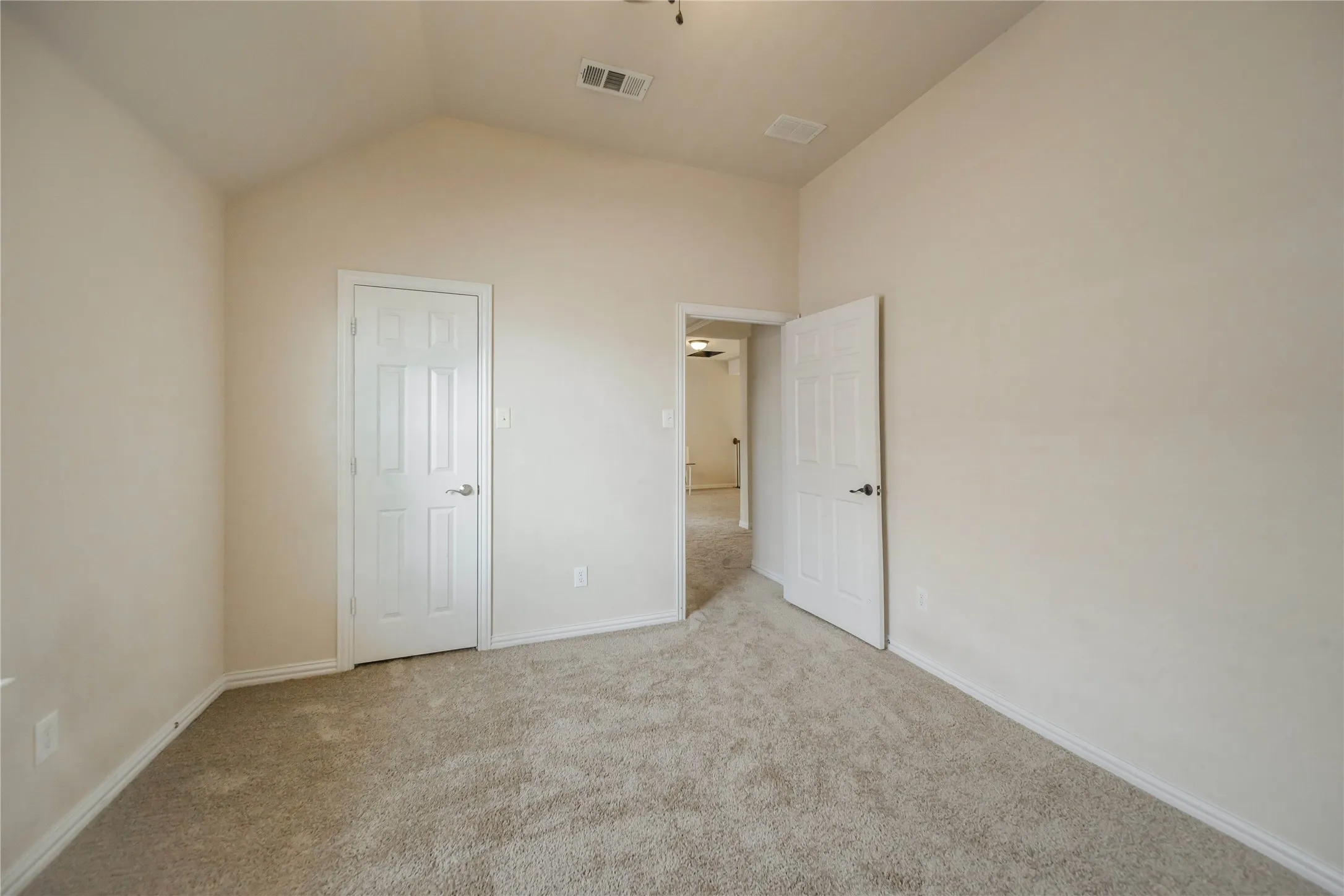 Single Family Residence For Rent in Denton County , 1442 Wellesley Drive, Lewisville, Texas 75067, 5 Bedroom, 4 Bathroom, 2 Garage spaces, 2,768 Sqft, built in 2012, mls#21405745, Real Estate Agent in Lewisville, Homes For Rent in Denton county, Homes For Rent in Lewisville, Realtor in Lewisville Texas, Real Estate Brokerage Independent Realty Texas, Luminita Cordes Realtor