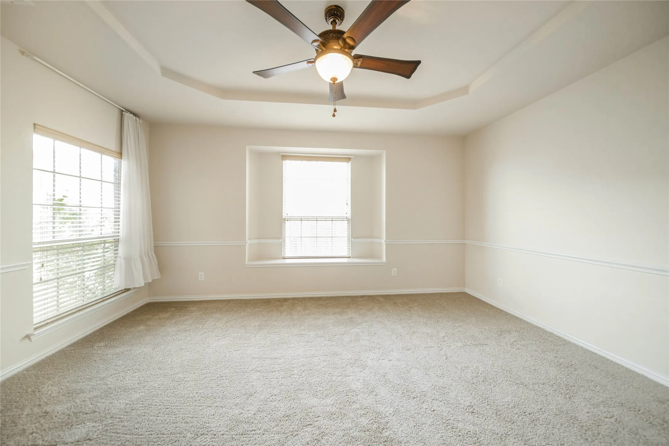 Single Family Residence For Rent in Denton County , 1442 Wellesley Drive, Lewisville, Texas 75067, 5 Bedroom, 4 Bathroom, 2 Garage spaces, 2,768 Sqft, built in 2012, mls#21405745, Real Estate Agent in Lewisville, Homes For Rent in Denton county, Homes For Rent in Lewisville, Realtor in Lewisville Texas, Real Estate Brokerage Independent Realty Texas, Luminita Cordes Realtor