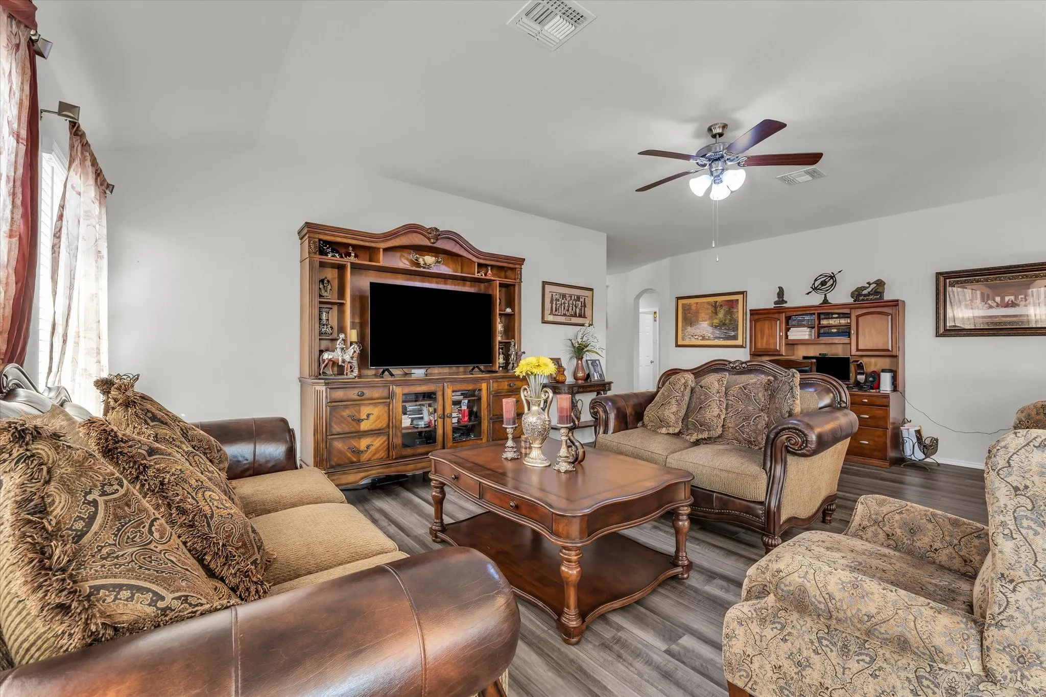 Single Family Residence For Sale in Mc Lennan County , 2912 Brosnan Road, Waco, Texas 76655, 4 Bedroom, 2 Bathroom, 2 Garage spaces, 1,909 Sqft, built in 2022, mls#21404868, Real Estate Agent in Waco, Homes For Sale in Mc Lennan county, Homes For Sale in Waco, Realtor in Waco Texas, Real Estate Brokerage Independent Realty Texas, Luminita Cordes Realtor