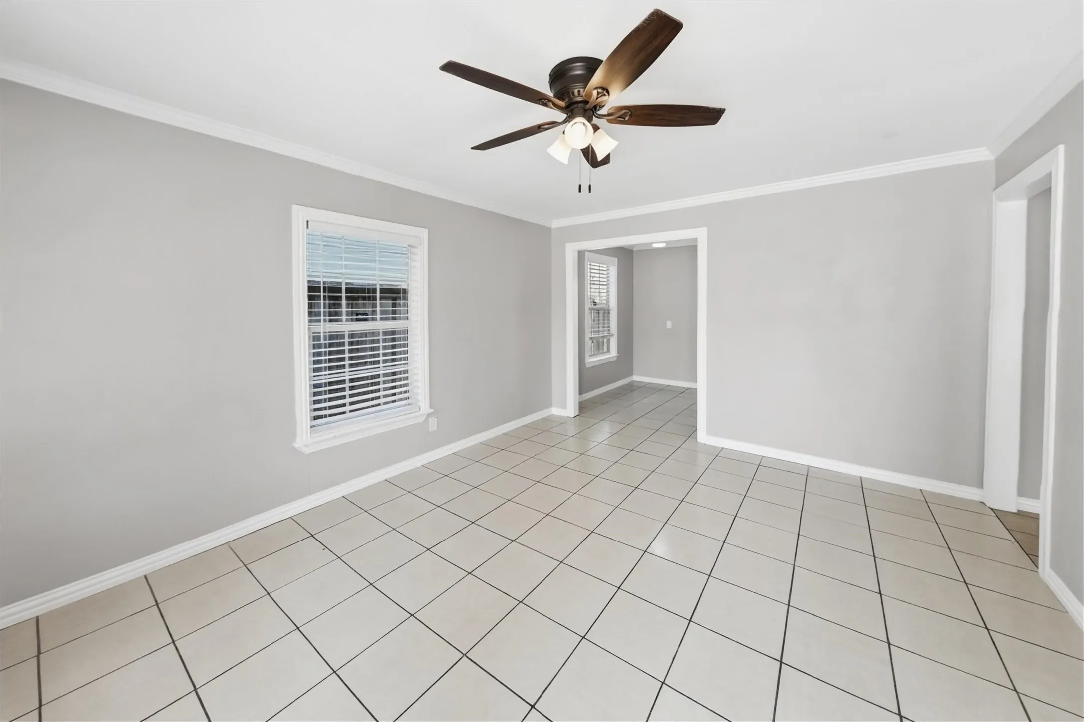 Single Family Residence For Rent in Tarrant County , 1221 Blalock Avenue, Fort Worth, Texas 76115, 3 Bedroom, 1 Bathroom, Garage spaces, 888 Sqft, built in 1955, mls#21405747, Real Estate Agent in Fort Worth, Homes For Rent in Tarrant county, Homes For Rent in Fort Worth, Realtor in Fort Worth Texas, Real Estate Brokerage Independent Realty Texas, Luminita Cordes Realtor