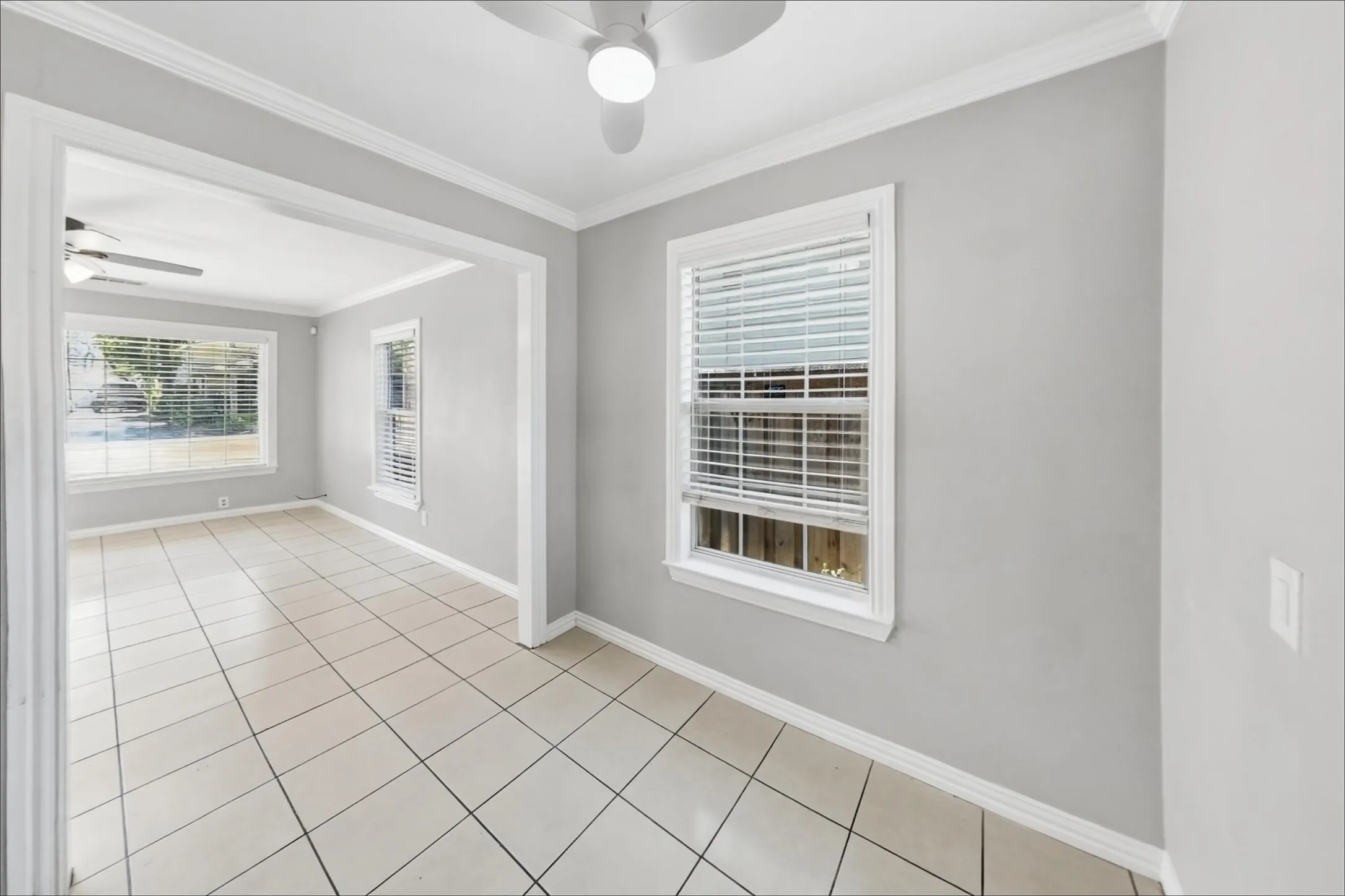 Single Family Residence For Rent in Tarrant County , 1221 Blalock Avenue, Fort Worth, Texas 76115, 3 Bedroom, 1 Bathroom, Garage spaces, 888 Sqft, built in 1955, mls#21405747, Real Estate Agent in Fort Worth, Homes For Rent in Tarrant county, Homes For Rent in Fort Worth, Realtor in Fort Worth Texas, Real Estate Brokerage Independent Realty Texas, Luminita Cordes Realtor