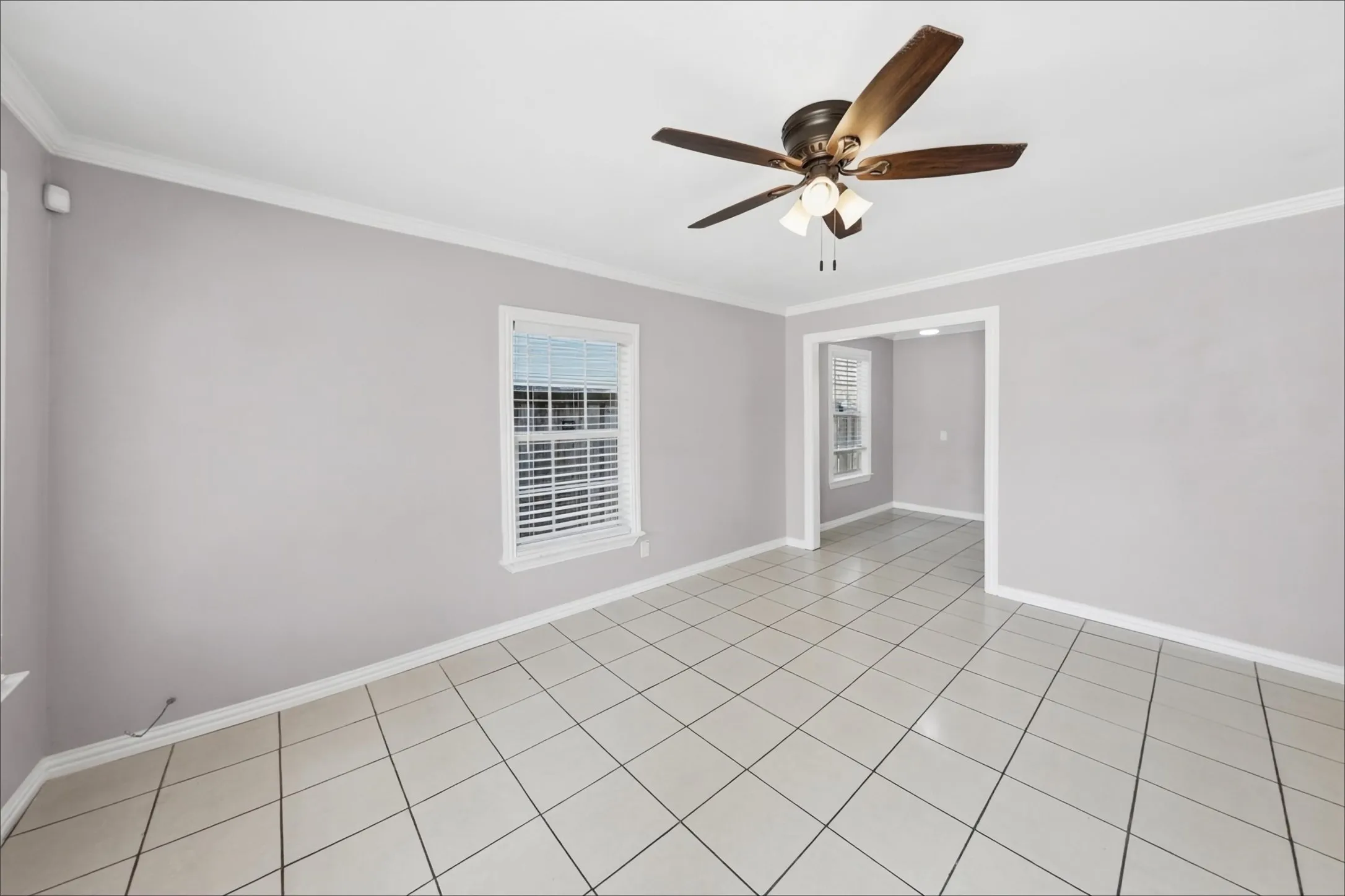 Single Family Residence For Rent in Tarrant County , 1221 Blalock Avenue, Fort Worth, Texas 76115, 3 Bedroom, 1 Bathroom, Garage spaces, 888 Sqft, built in 1955, mls#21405747, Real Estate Agent in Fort Worth, Homes For Rent in Tarrant county, Homes For Rent in Fort Worth, Realtor in Fort Worth Texas, Real Estate Brokerage Independent Realty Texas, Luminita Cordes Realtor