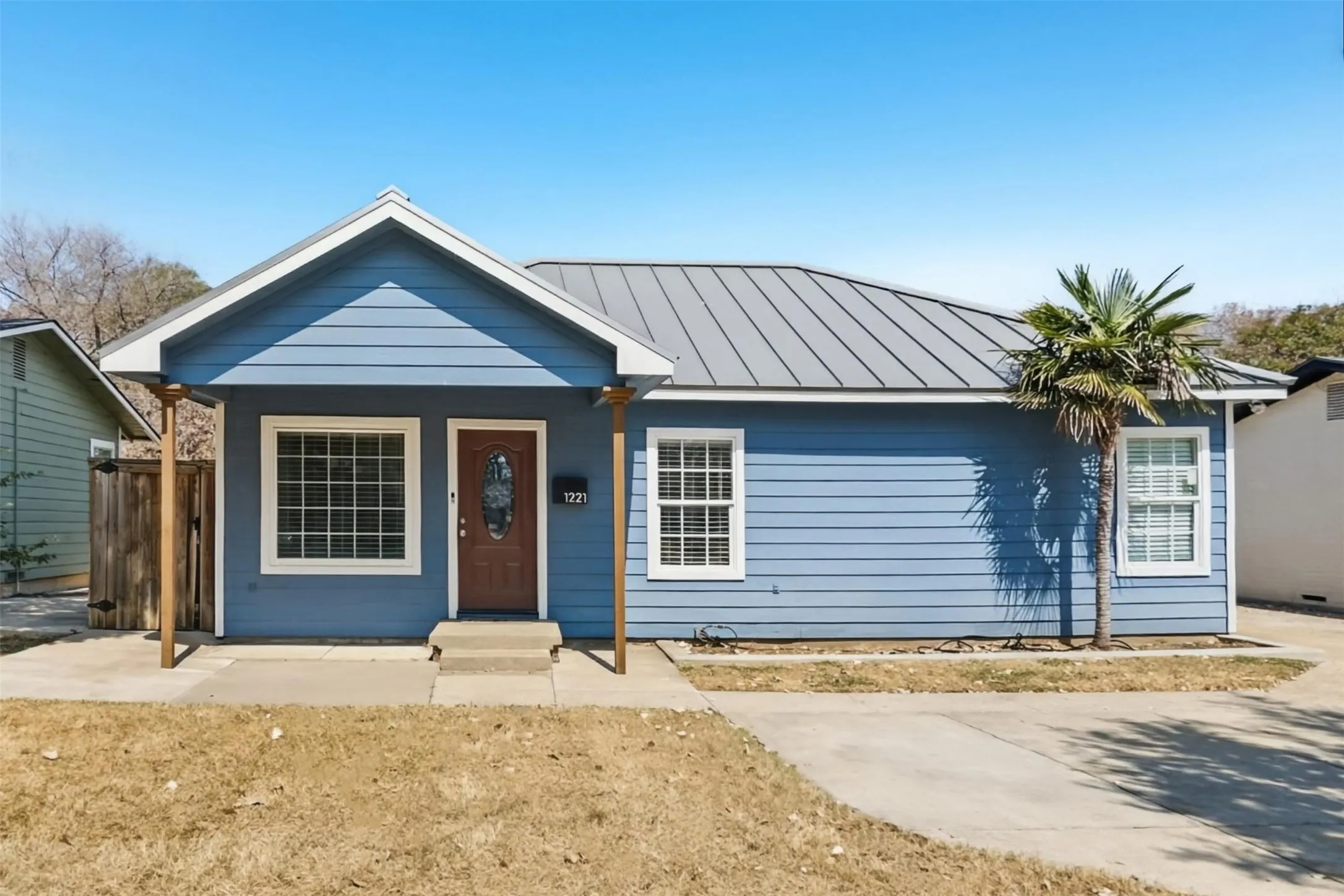 Single Family Residence For Rent in Tarrant County , 1221 Blalock Avenue, Fort Worth, Texas 76115, 3 Bedroom, 1 Bathroom, Garage spaces, 888 Sqft, built in 1955, mls#21405747, Real Estate Agent in Fort Worth, Homes For Rent in Tarrant county, Homes For Rent in Fort Worth, Realtor in Fort Worth Texas, Real Estate Brokerage Independent Realty Texas, Luminita Cordes Realtor