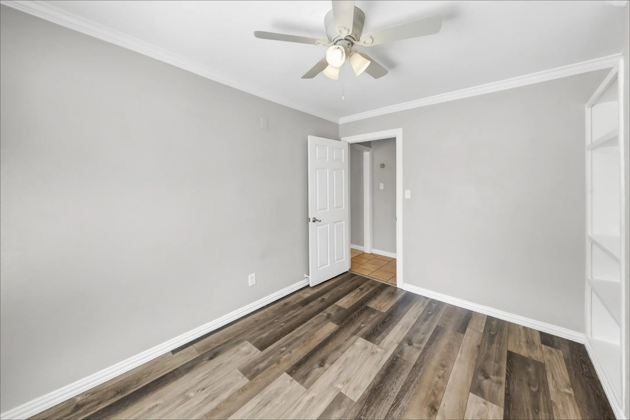Single Family Residence For Rent in Tarrant County , 1221 Blalock Avenue, Fort Worth, Texas 76115, 3 Bedroom, 1 Bathroom, Garage spaces, 888 Sqft, built in 1955, mls#21405747, Real Estate Agent in Fort Worth, Homes For Rent in Tarrant county, Homes For Rent in Fort Worth, Realtor in Fort Worth Texas, Real Estate Brokerage Independent Realty Texas, Luminita Cordes Realtor