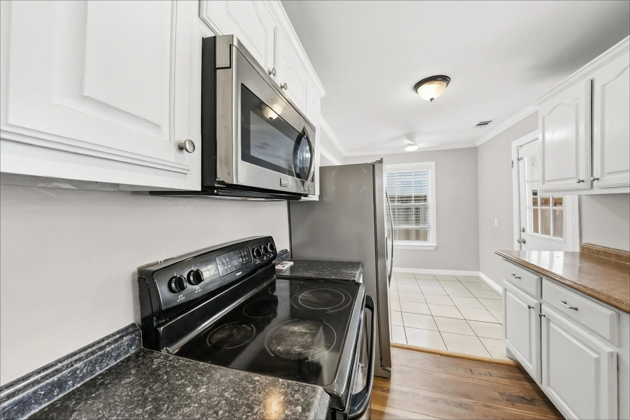 Single Family Residence For Rent in Tarrant County , 1221 Blalock Avenue, Fort Worth, Texas 76115, 3 Bedroom, 1 Bathroom, Garage spaces, 888 Sqft, built in 1955, mls#21405747, Real Estate Agent in Fort Worth, Homes For Rent in Tarrant county, Homes For Rent in Fort Worth, Realtor in Fort Worth Texas, Real Estate Brokerage Independent Realty Texas, Luminita Cordes Realtor