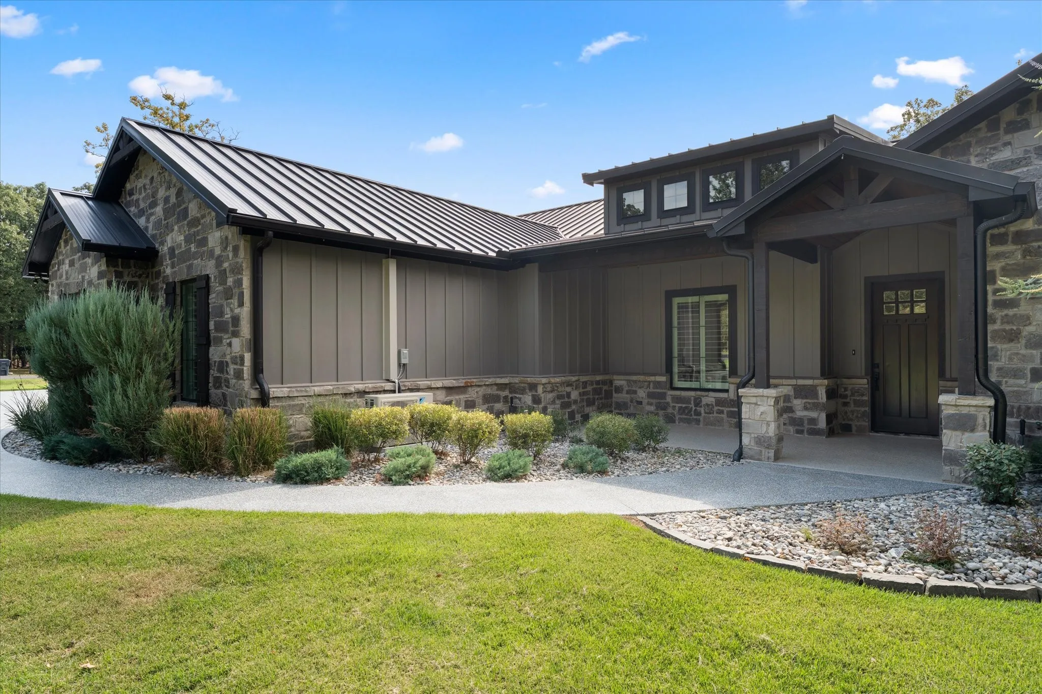 Single Family Residence For Sale in Wood County , 116 Private Road 5984, Yantis, Texas 75497, 4 Bedroom, 3 Bathroom, 5 Garage spaces, 5,888 Sqft, built in 2023, mls#21402053, Real Estate Agent in Yantis, Homes For Sale in Wood county, Homes For Sale in Yantis, Realtor in Yantis Texas, Real Estate Brokerage Independent Realty Texas, Luminita Cordes Realtor