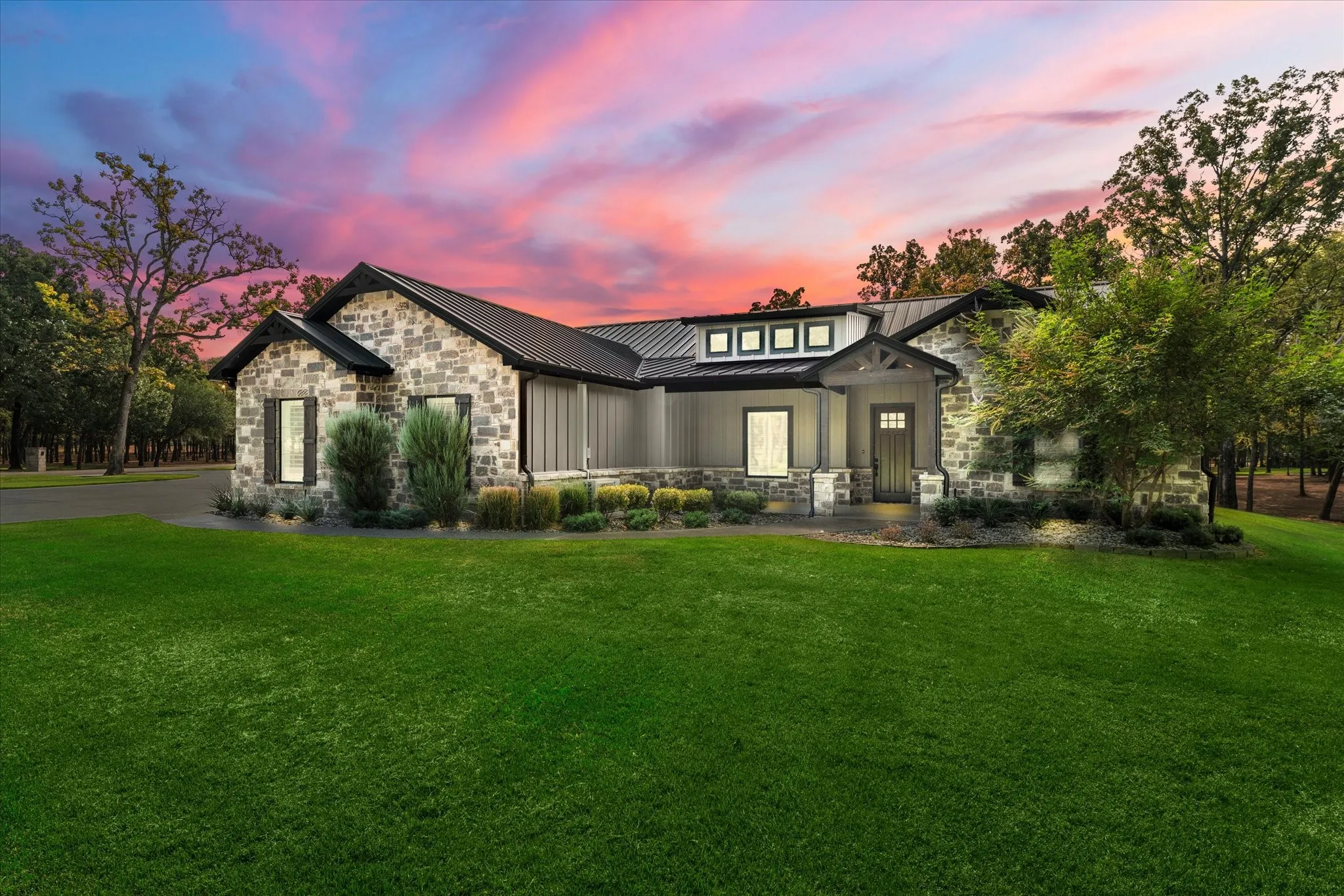 Single Family Residence For Sale in Wood County , 116 Private Road 5984, Yantis, Texas 75497, 4 Bedroom, 3 Bathroom, 5 Garage spaces, 5,888 Sqft, built in 2023, mls#21402053, Real Estate Agent in Yantis, Homes For Sale in Wood county, Homes For Sale in Yantis, Realtor in Yantis Texas, Real Estate Brokerage Independent Realty Texas, Luminita Cordes Realtor