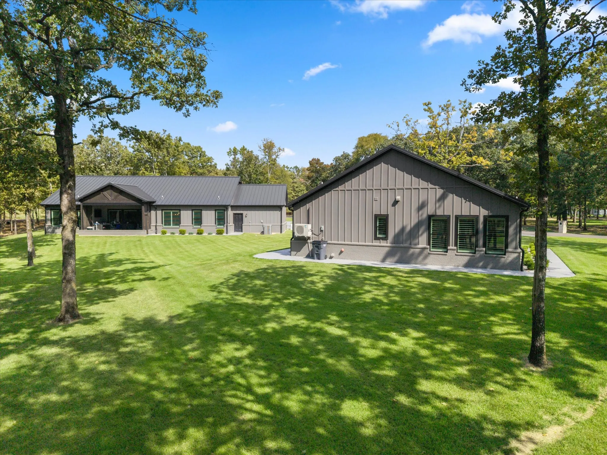 Single Family Residence For Sale in Wood County , 116 Private Road 5984, Yantis, Texas 75497, 4 Bedroom, 3 Bathroom, 5 Garage spaces, 5,888 Sqft, built in 2023, mls#21402053, Real Estate Agent in Yantis, Homes For Sale in Wood county, Homes For Sale in Yantis, Realtor in Yantis Texas, Real Estate Brokerage Independent Realty Texas, Luminita Cordes Realtor