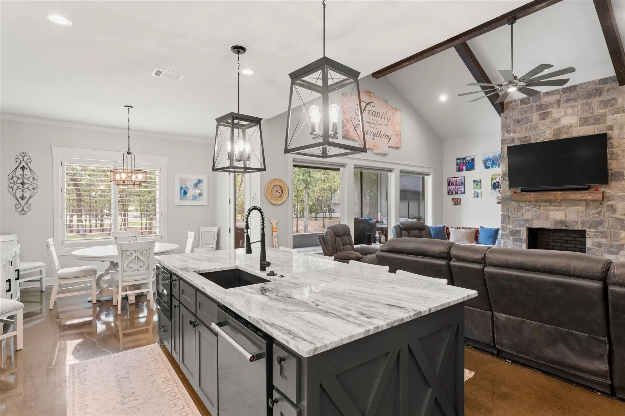 Single Family Residence For Sale in Wood County , 116 Private Road 5984, Yantis, Texas 75497, 4 Bedroom, 3 Bathroom, 5 Garage spaces, 5,888 Sqft, built in 2023, mls#21402053, Real Estate Agent in Yantis, Homes For Sale in Wood county, Homes For Sale in Yantis, Realtor in Yantis Texas, Real Estate Brokerage Independent Realty Texas, Luminita Cordes Realtor