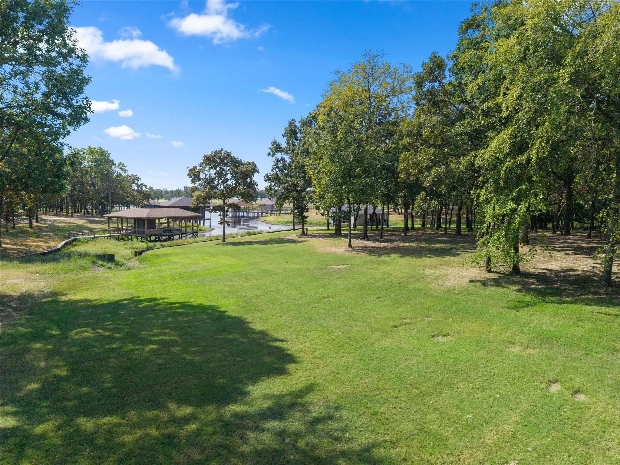 Single Family Residence For Sale in Wood County , 116 Private Road 5984, Yantis, Texas 75497, 4 Bedroom, 3 Bathroom, 5 Garage spaces, 5,888 Sqft, built in 2023, mls#21402053, Real Estate Agent in Yantis, Homes For Sale in Wood county, Homes For Sale in Yantis, Realtor in Yantis Texas, Real Estate Brokerage Independent Realty Texas, Luminita Cordes Realtor
