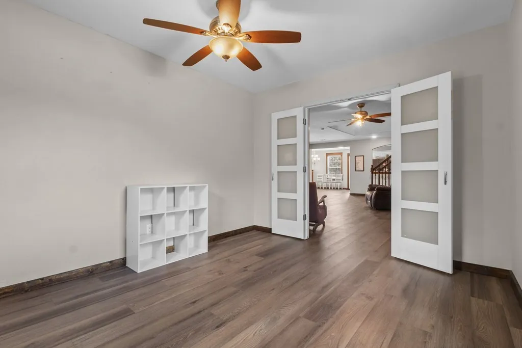 Single Family Residence For Sale in Kaufman County , 14847 N 3rd Street, Scurry, Texas 75158, 4 Bedroom, 3 Bathroom, 1 Garage spaces, 2,340 Sqft, built in 1978, mls#21405755, Real Estate Agent in Scurry, Homes For Sale in Kaufman county, Homes For Sale in Scurry, Realtor in Scurry Texas, Real Estate Brokerage Independent Realty Texas, Luminita Cordes Realtor