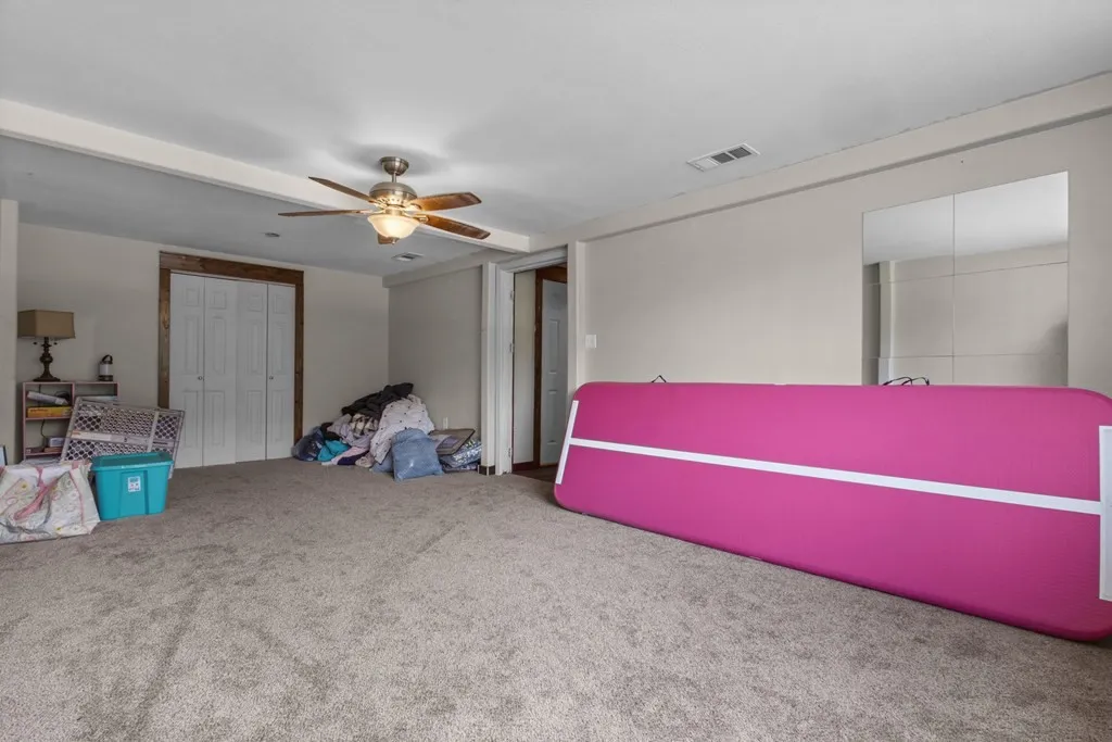 Single Family Residence For Sale in Kaufman County , 14847 N 3rd Street, Scurry, Texas 75158, 4 Bedroom, 3 Bathroom, 1 Garage spaces, 2,340 Sqft, built in 1978, mls#21405755, Real Estate Agent in Scurry, Homes For Sale in Kaufman county, Homes For Sale in Scurry, Realtor in Scurry Texas, Real Estate Brokerage Independent Realty Texas, Luminita Cordes Realtor