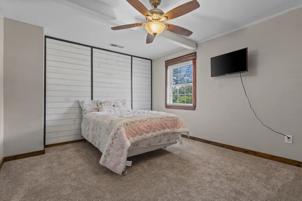 Single Family Residence For Sale in Kaufman County , 14847 N 3rd Street, Scurry, Texas 75158, 4 Bedroom, 3 Bathroom, 1 Garage spaces, 2,340 Sqft, built in 1978, mls#21405755, Real Estate Agent in Scurry, Homes For Sale in Kaufman county, Homes For Sale in Scurry, Realtor in Scurry Texas, Real Estate Brokerage Independent Realty Texas, Luminita Cordes Realtor