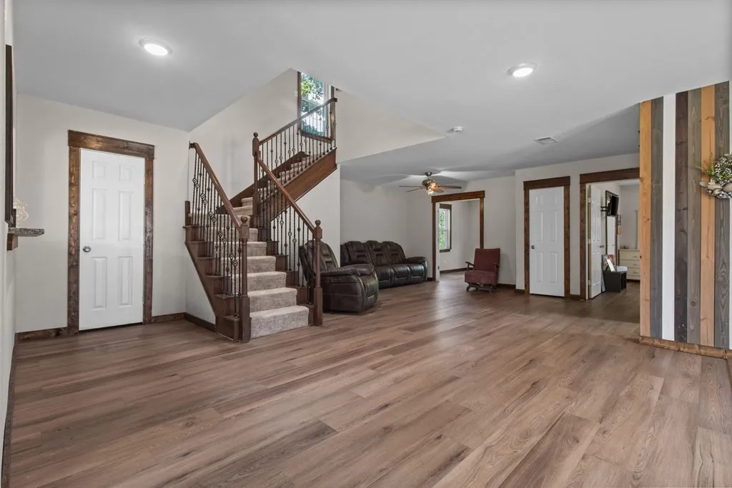 Single Family Residence For Sale in Kaufman County , 14847 N 3rd Street, Scurry, Texas 75158, 4 Bedroom, 3 Bathroom, 1 Garage spaces, 2,340 Sqft, built in 1978, mls#21405755, Real Estate Agent in Scurry, Homes For Sale in Kaufman county, Homes For Sale in Scurry, Realtor in Scurry Texas, Real Estate Brokerage Independent Realty Texas, Luminita Cordes Realtor
