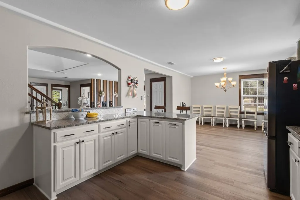 Single Family Residence For Sale in Kaufman County , 14847 N 3rd Street, Scurry, Texas 75158, 4 Bedroom, 3 Bathroom, 1 Garage spaces, 2,340 Sqft, built in 1978, mls#21405755, Real Estate Agent in Scurry, Homes For Sale in Kaufman county, Homes For Sale in Scurry, Realtor in Scurry Texas, Real Estate Brokerage Independent Realty Texas, Luminita Cordes Realtor