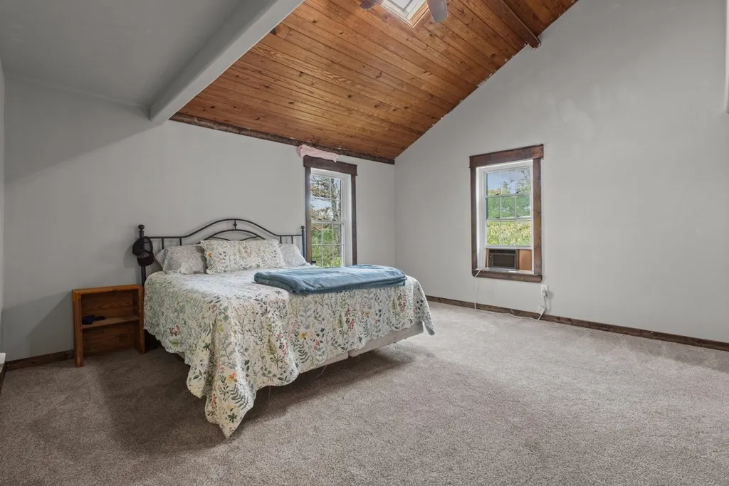 Single Family Residence For Sale in Kaufman County , 14847 N 3rd Street, Scurry, Texas 75158, 4 Bedroom, 3 Bathroom, 1 Garage spaces, 2,340 Sqft, built in 1978, mls#21405755, Real Estate Agent in Scurry, Homes For Sale in Kaufman county, Homes For Sale in Scurry, Realtor in Scurry Texas, Real Estate Brokerage Independent Realty Texas, Luminita Cordes Realtor