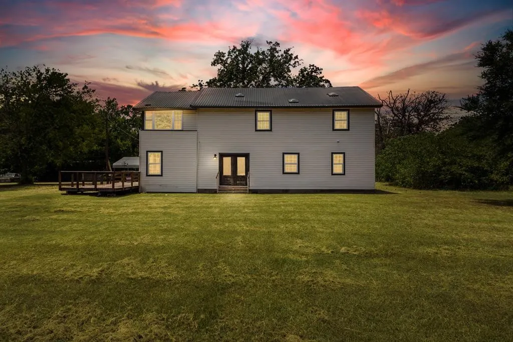 Single Family Residence For Sale in Kaufman County , 14847 N 3rd Street, Scurry, Texas 75158, 4 Bedroom, 3 Bathroom, 1 Garage spaces, 2,340 Sqft, built in 1978, mls#21405755, Real Estate Agent in Scurry, Homes For Sale in Kaufman county, Homes For Sale in Scurry, Realtor in Scurry Texas, Real Estate Brokerage Independent Realty Texas, Luminita Cordes Realtor