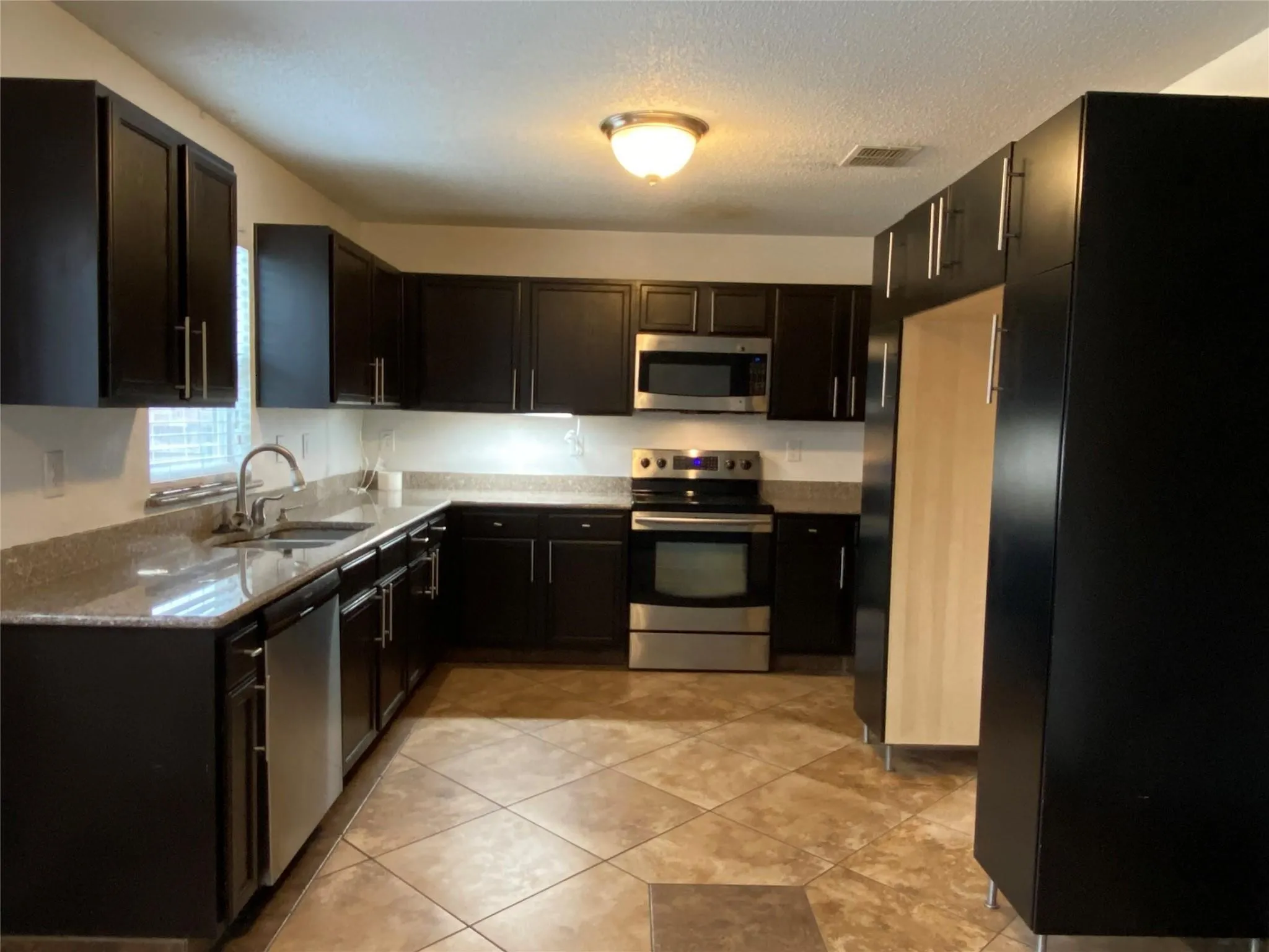 Single Family Residence For Rent in Collin County , 2601 Timberbrook Trail, Mc Kinney, Texas 75071, 3 Bedroom, 3 Bathroom, 2 Garage spaces, 2,307 Sqft, built in 2002, mls#21405756, Real Estate Agent in Mc Kinney, Homes For Rent in Collin county, Homes For Rent in Mc Kinney, Realtor in Mc Kinney Texas, Real Estate Brokerage Independent Realty Texas, Luminita Cordes Realtor