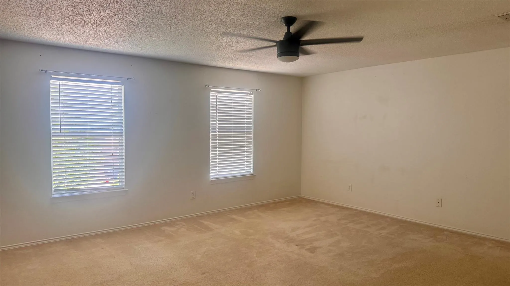 Single Family Residence For Rent in Collin County , 2601 Timberbrook Trail, Mc Kinney, Texas 75071, 3 Bedroom, 3 Bathroom, 2 Garage spaces, 2,307 Sqft, built in 2002, mls#21405756, Real Estate Agent in Mc Kinney, Homes For Rent in Collin county, Homes For Rent in Mc Kinney, Realtor in Mc Kinney Texas, Real Estate Brokerage Independent Realty Texas, Luminita Cordes Realtor