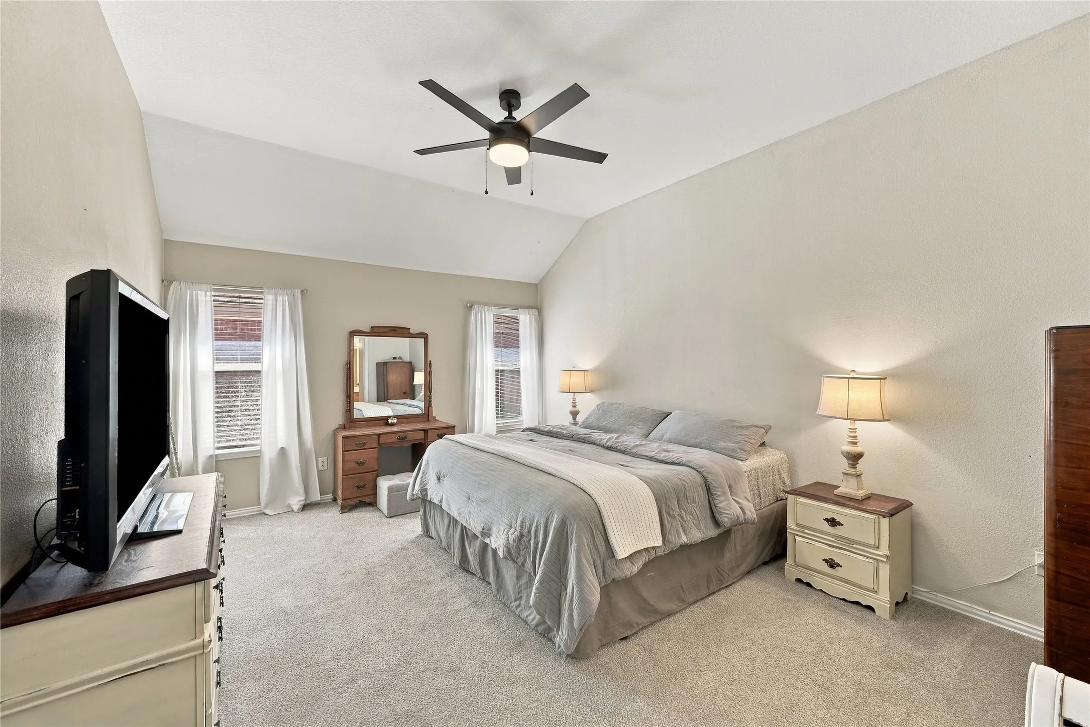 Single Family Residence For Sale in Ellis County , 506 Timber Drive, Waxahachie, Texas 75165, 4 Bedroom, 2 Bathroom, 2 Garage spaces, 1,880 Sqft, built in 2004, mls#21405058, Real Estate Agent in Waxahachie, Homes For Sale in Ellis county, Homes For Sale in Waxahachie, Realtor in Waxahachie Texas, Real Estate Brokerage Independent Realty Texas, Luminita Cordes Realtor