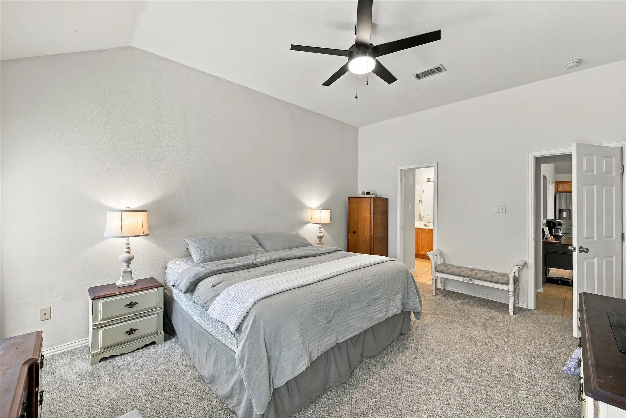 Single Family Residence For Sale in Ellis County , 506 Timber Drive, Waxahachie, Texas 75165, 4 Bedroom, 2 Bathroom, 2 Garage spaces, 1,880 Sqft, built in 2004, mls#21405058, Real Estate Agent in Waxahachie, Homes For Sale in Ellis county, Homes For Sale in Waxahachie, Realtor in Waxahachie Texas, Real Estate Brokerage Independent Realty Texas, Luminita Cordes Realtor