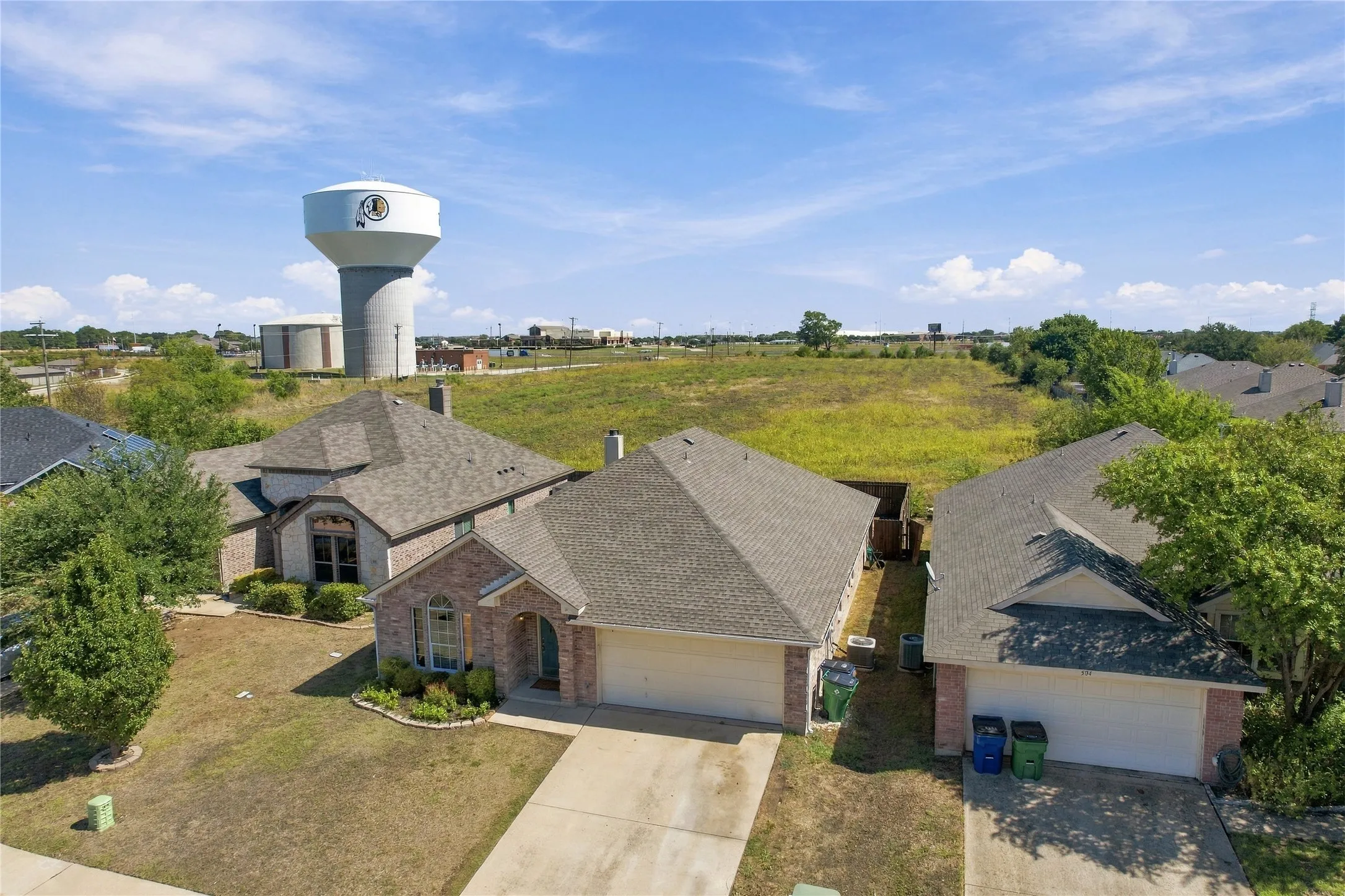 Single Family Residence For Sale in Ellis County , 506 Timber Drive, Waxahachie, Texas 75165, 4 Bedroom, 2 Bathroom, 2 Garage spaces, 1,880 Sqft, built in 2004, mls#21405058, Real Estate Agent in Waxahachie, Homes For Sale in Ellis county, Homes For Sale in Waxahachie, Realtor in Waxahachie Texas, Real Estate Brokerage Independent Realty Texas, Luminita Cordes Realtor