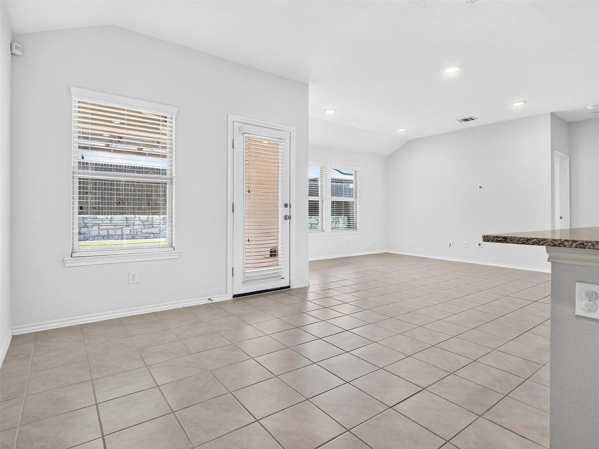 Single Family Residence For Rent in Collin County , 1111 Meadow Side Drive, Princeton, Texas 75407, 4 Bedroom, 2 Bathroom, 2 Garage spaces, 1,567 Sqft, built in 2018, mls#21405764, Real Estate Agent in Princeton, Homes For Rent in Collin county, Homes For Rent in Princeton, Realtor in Princeton Texas, Real Estate Brokerage Independent Realty Texas, Luminita Cordes Realtor