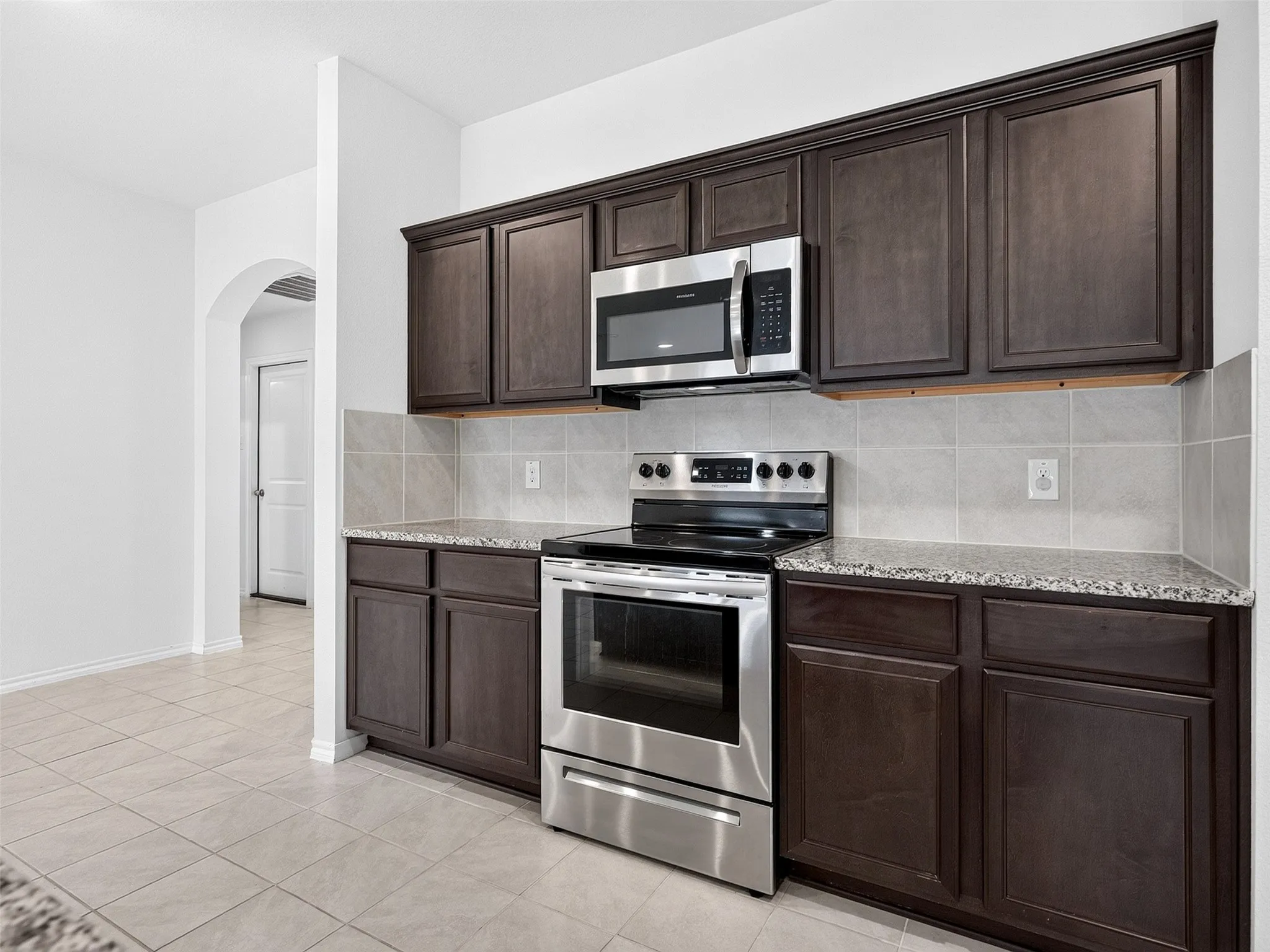 Single Family Residence For Rent in Collin County , 1111 Meadow Side Drive, Princeton, Texas 75407, 4 Bedroom, 2 Bathroom, 2 Garage spaces, 1,567 Sqft, built in 2018, mls#21405764, Real Estate Agent in Princeton, Homes For Rent in Collin county, Homes For Rent in Princeton, Realtor in Princeton Texas, Real Estate Brokerage Independent Realty Texas, Luminita Cordes Realtor