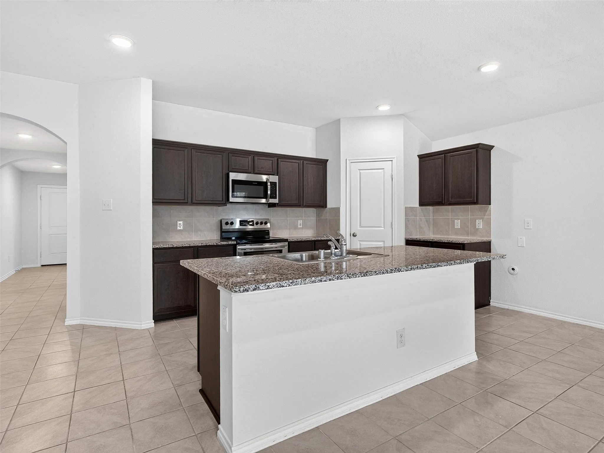 Single Family Residence For Rent in Collin County , 1111 Meadow Side Drive, Princeton, Texas 75407, 4 Bedroom, 2 Bathroom, 2 Garage spaces, 1,567 Sqft, built in 2018, mls#21405764, Real Estate Agent in Princeton, Homes For Rent in Collin county, Homes For Rent in Princeton, Realtor in Princeton Texas, Real Estate Brokerage Independent Realty Texas, Luminita Cordes Realtor