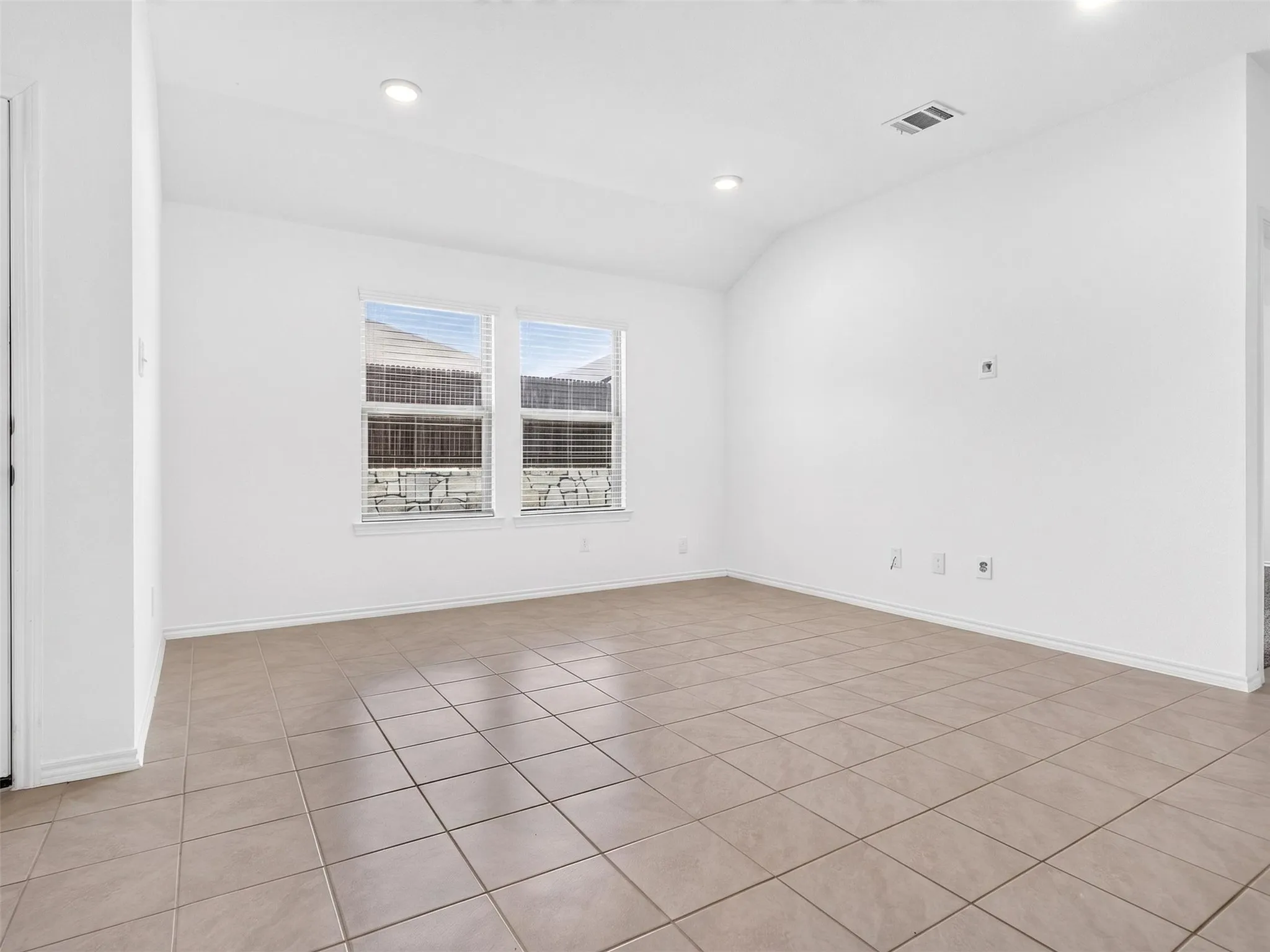 Single Family Residence For Rent in Collin County , 1111 Meadow Side Drive, Princeton, Texas 75407, 4 Bedroom, 2 Bathroom, 2 Garage spaces, 1,567 Sqft, built in 2018, mls#21405764, Real Estate Agent in Princeton, Homes For Rent in Collin county, Homes For Rent in Princeton, Realtor in Princeton Texas, Real Estate Brokerage Independent Realty Texas, Luminita Cordes Realtor