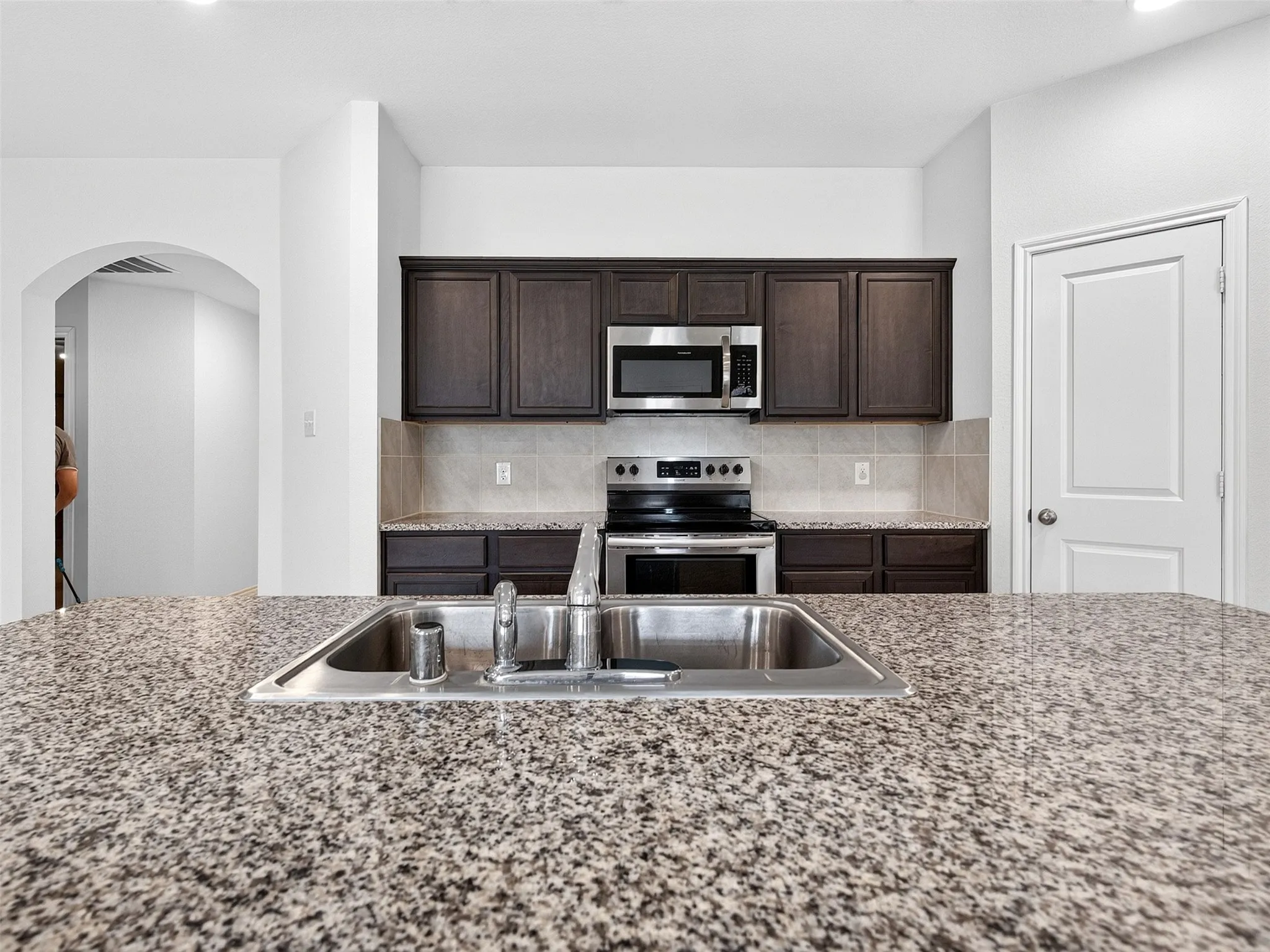 Single Family Residence For Rent in Collin County , 1111 Meadow Side Drive, Princeton, Texas 75407, 4 Bedroom, 2 Bathroom, 2 Garage spaces, 1,567 Sqft, built in 2018, mls#21405764, Real Estate Agent in Princeton, Homes For Rent in Collin county, Homes For Rent in Princeton, Realtor in Princeton Texas, Real Estate Brokerage Independent Realty Texas, Luminita Cordes Realtor