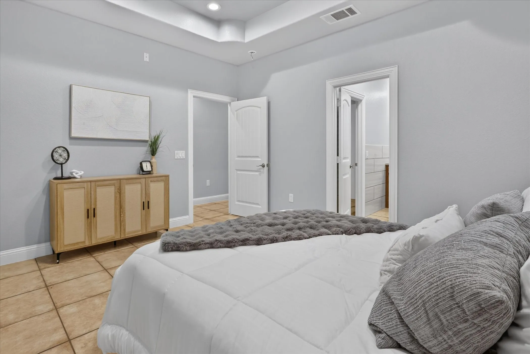 Single Family Residence For Sale in Dallas County , 2505 Edd Road, Dallas, Texas 75253, 4 Bedroom, 3 Bathroom, 2 Garage spaces, 1,866 Sqft, built in 2021, mls#21405765, Real Estate Agent in Dallas, Homes For Sale in Dallas county, Homes For Sale in Dallas, Realtor in Dallas Texas, Real Estate Brokerage Independent Realty Texas, Luminita Cordes Realtor