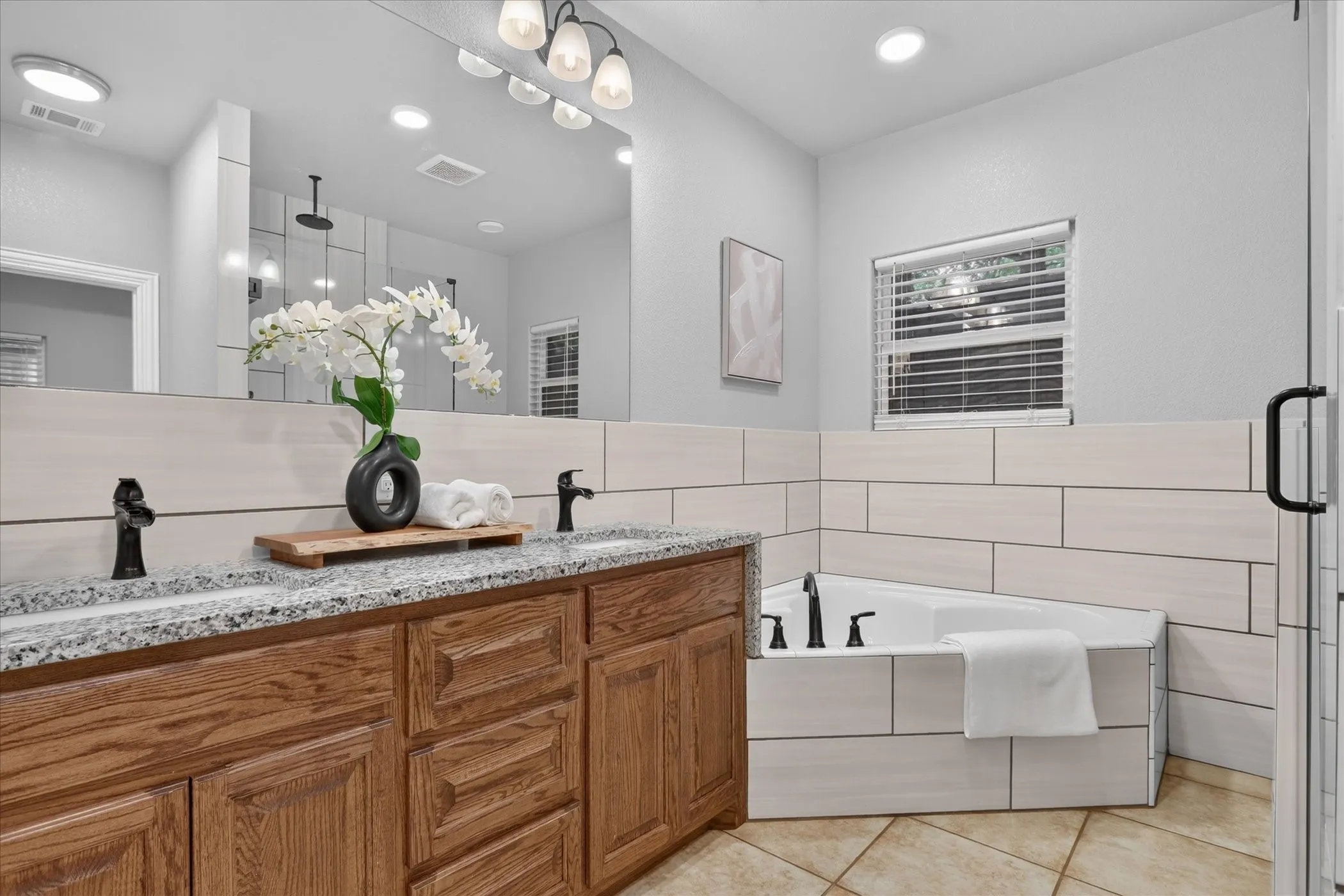 Single Family Residence For Sale in Dallas County , 2505 Edd Road, Dallas, Texas 75253, 4 Bedroom, 3 Bathroom, 2 Garage spaces, 1,866 Sqft, built in 2021, mls#21405765, Real Estate Agent in Dallas, Homes For Sale in Dallas county, Homes For Sale in Dallas, Realtor in Dallas Texas, Real Estate Brokerage Independent Realty Texas, Luminita Cordes Realtor