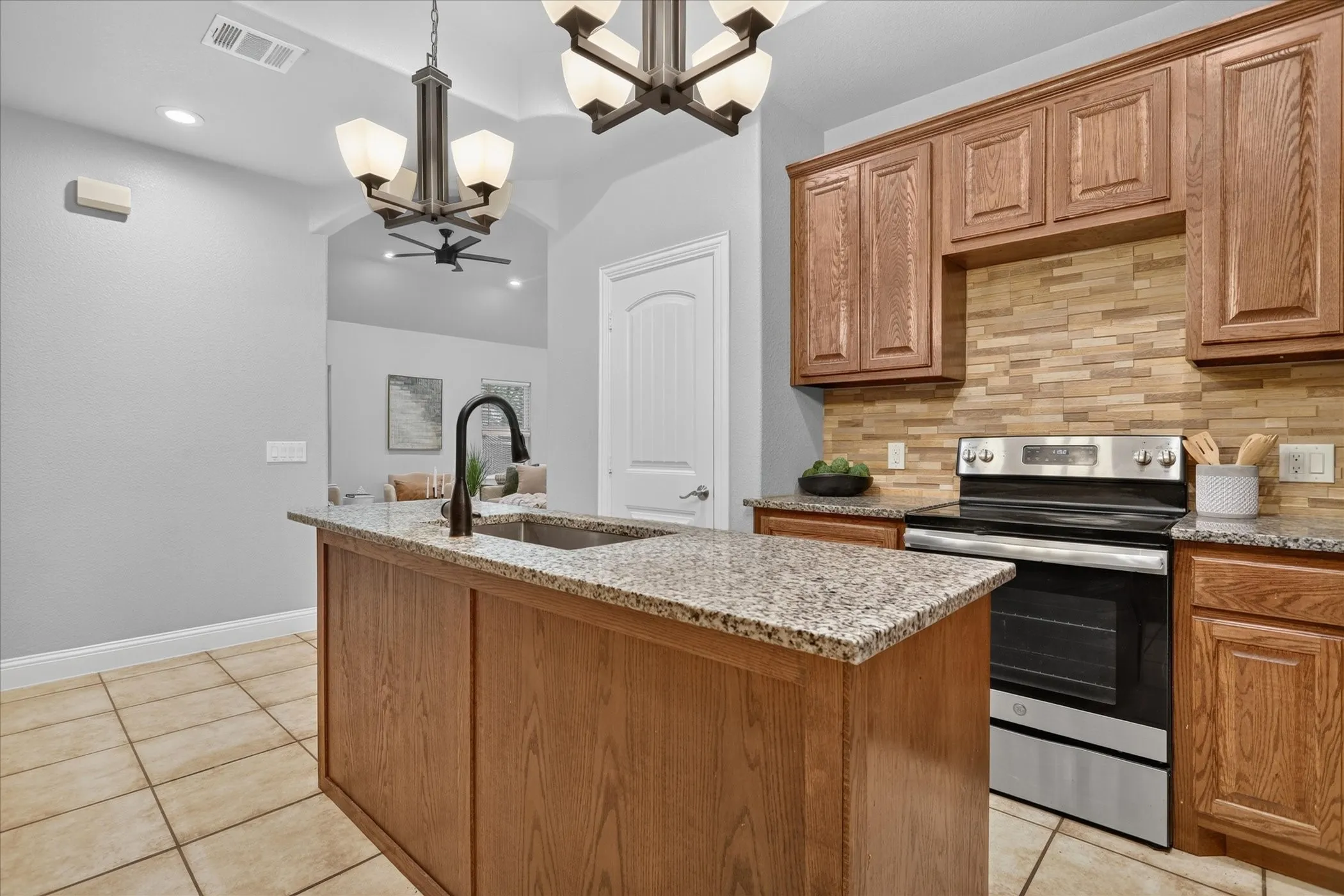 Single Family Residence For Sale in Dallas County , 2505 Edd Road, Dallas, Texas 75253, 4 Bedroom, 3 Bathroom, 2 Garage spaces, 1,866 Sqft, built in 2021, mls#21405765, Real Estate Agent in Dallas, Homes For Sale in Dallas county, Homes For Sale in Dallas, Realtor in Dallas Texas, Real Estate Brokerage Independent Realty Texas, Luminita Cordes Realtor