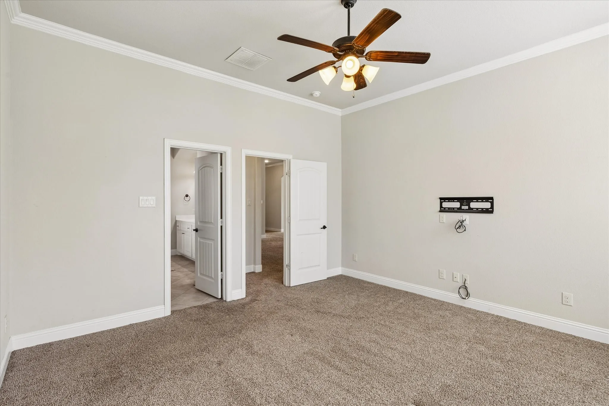 Single Family Residence For Sale in Tarrant County , 3020 Waterfall Drive, Fort Worth, Texas 76177, 3 Bedroom, 2 Bathroom, 2 Garage spaces, 2,158 Sqft, built in 2015, mls#21405540, Real Estate Agent in Fort Worth, Homes For Sale in Tarrant county, Homes For Sale in Fort Worth, Realtor in Fort Worth Texas, Real Estate Brokerage Independent Realty Texas, Luminita Cordes Realtor