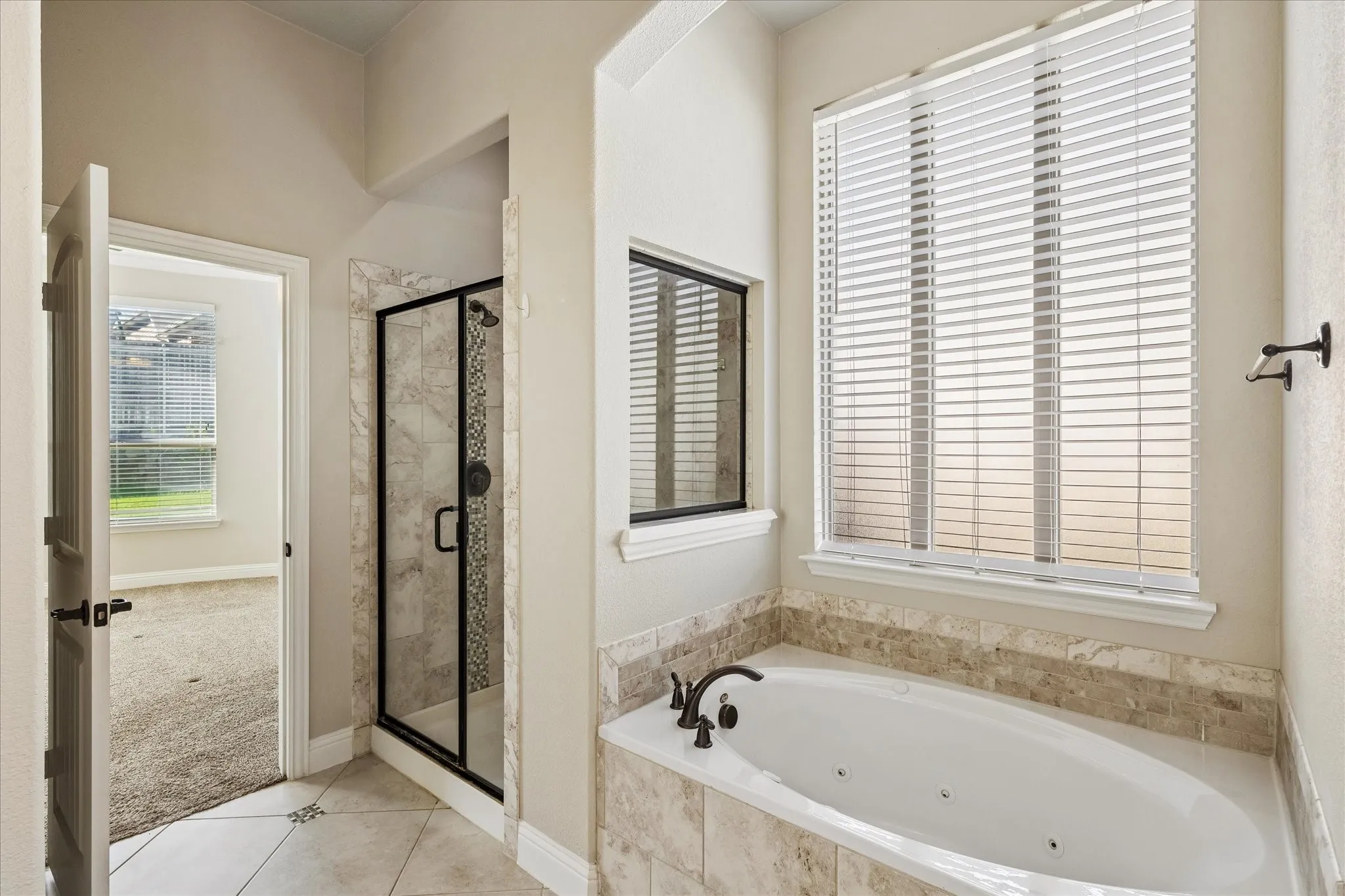 Single Family Residence For Sale in Tarrant County , 3020 Waterfall Drive, Fort Worth, Texas 76177, 3 Bedroom, 2 Bathroom, 2 Garage spaces, 2,158 Sqft, built in 2015, mls#21405540, Real Estate Agent in Fort Worth, Homes For Sale in Tarrant county, Homes For Sale in Fort Worth, Realtor in Fort Worth Texas, Real Estate Brokerage Independent Realty Texas, Luminita Cordes Realtor