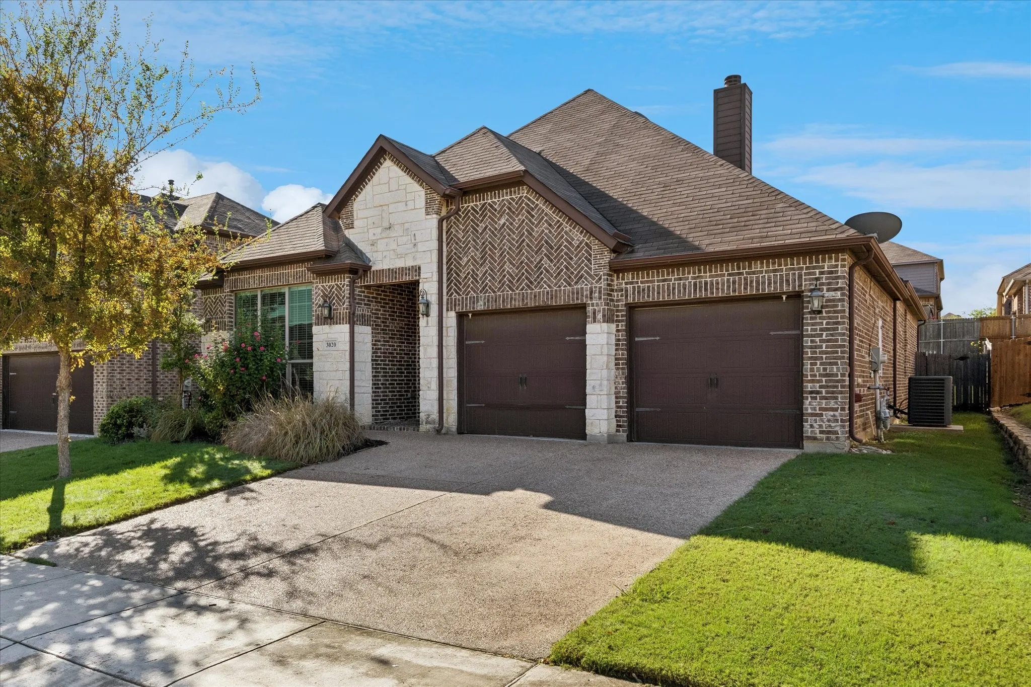 Single Family Residence For Sale in Tarrant County , 3020 Waterfall Drive, Fort Worth, Texas 76177, 3 Bedroom, 2 Bathroom, 2 Garage spaces, 2,158 Sqft, built in 2015, mls#21405540, Real Estate Agent in Fort Worth, Homes For Sale in Tarrant county, Homes For Sale in Fort Worth, Realtor in Fort Worth Texas, Real Estate Brokerage Independent Realty Texas, Luminita Cordes Realtor