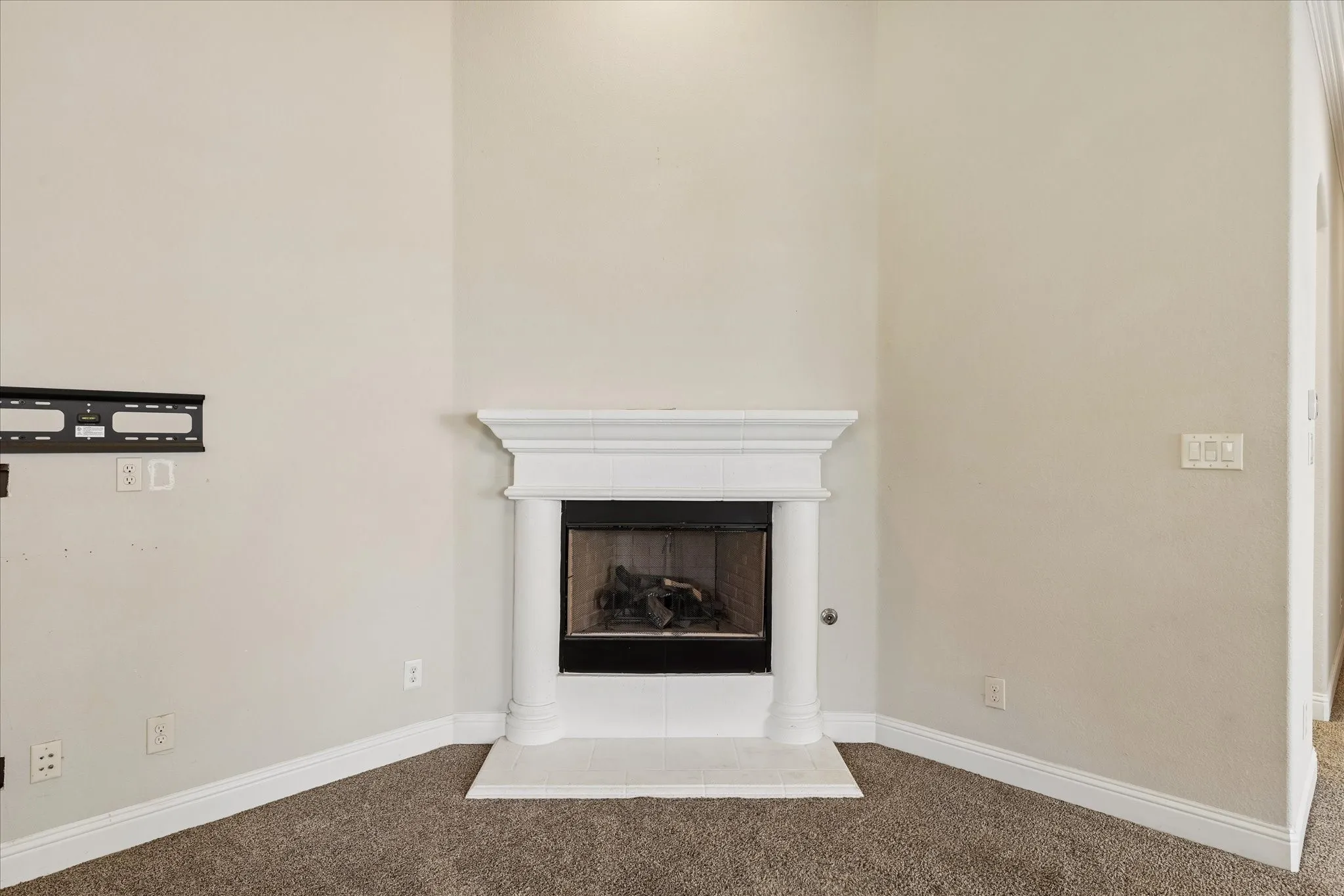 Single Family Residence For Sale in Tarrant County , 3020 Waterfall Drive, Fort Worth, Texas 76177, 3 Bedroom, 2 Bathroom, 2 Garage spaces, 2,158 Sqft, built in 2015, mls#21405540, Real Estate Agent in Fort Worth, Homes For Sale in Tarrant county, Homes For Sale in Fort Worth, Realtor in Fort Worth Texas, Real Estate Brokerage Independent Realty Texas, Luminita Cordes Realtor