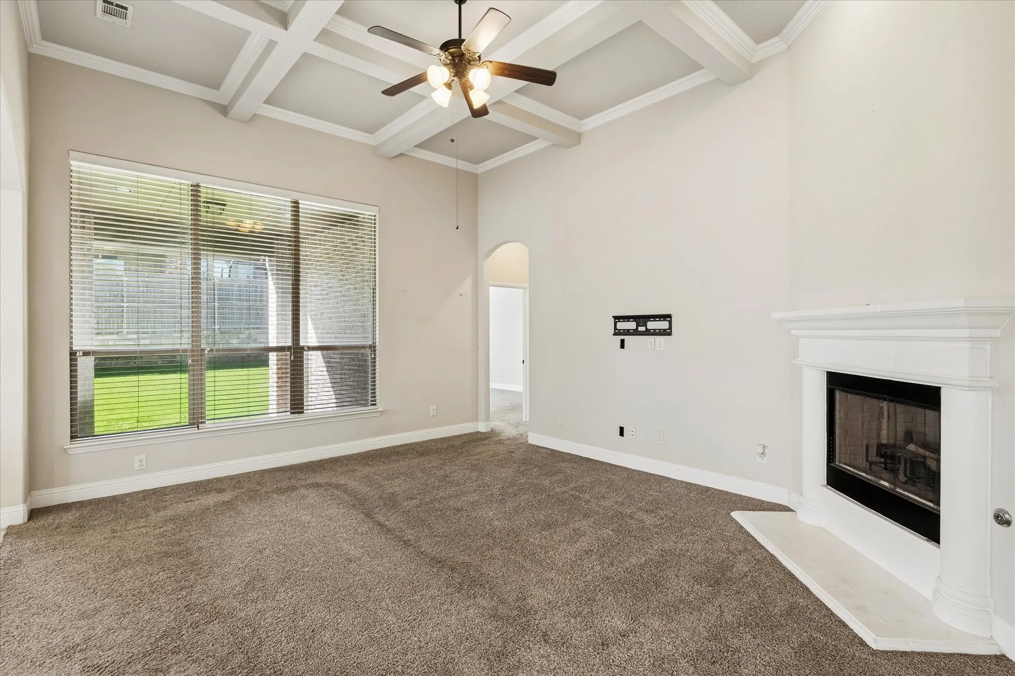 Single Family Residence For Sale in Tarrant County , 3020 Waterfall Drive, Fort Worth, Texas 76177, 3 Bedroom, 2 Bathroom, 2 Garage spaces, 2,158 Sqft, built in 2015, mls#21405540, Real Estate Agent in Fort Worth, Homes For Sale in Tarrant county, Homes For Sale in Fort Worth, Realtor in Fort Worth Texas, Real Estate Brokerage Independent Realty Texas, Luminita Cordes Realtor