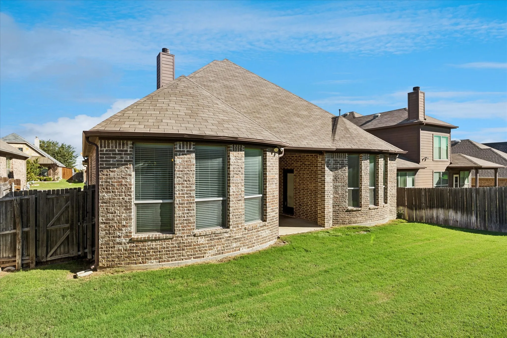 Single Family Residence For Sale in Tarrant County , 3020 Waterfall Drive, Fort Worth, Texas 76177, 3 Bedroom, 2 Bathroom, 2 Garage spaces, 2,158 Sqft, built in 2015, mls#21405540, Real Estate Agent in Fort Worth, Homes For Sale in Tarrant county, Homes For Sale in Fort Worth, Realtor in Fort Worth Texas, Real Estate Brokerage Independent Realty Texas, Luminita Cordes Realtor