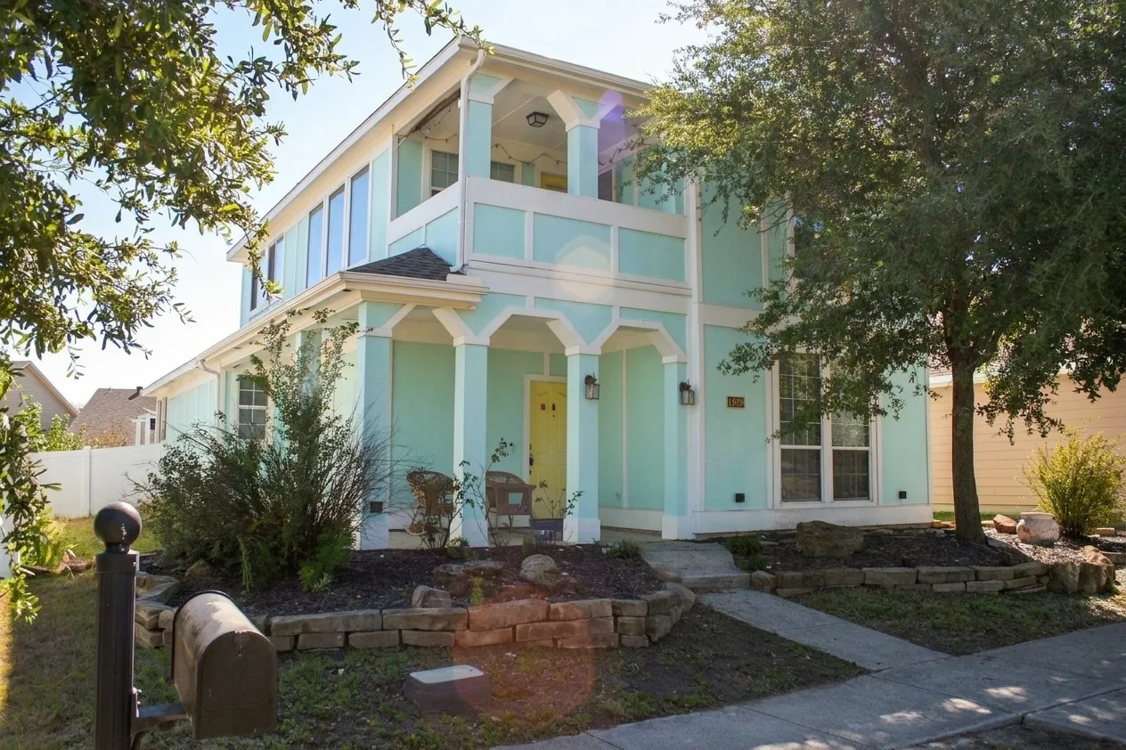 Single Family Residence For Sale in Tarrant County , 11029 Caldwell Lane, Fort Worth, Texas 76179, 5 Bedroom, 3 Bathroom, 2 Garage spaces, 1,973 Sqft, built in 2005, mls#21403975, Real Estate Agent in Fort Worth, Homes For Sale in Tarrant county, Homes For Sale in Fort Worth, Realtor in Fort Worth Texas, Real Estate Brokerage Independent Realty Texas, Luminita Cordes Realtor