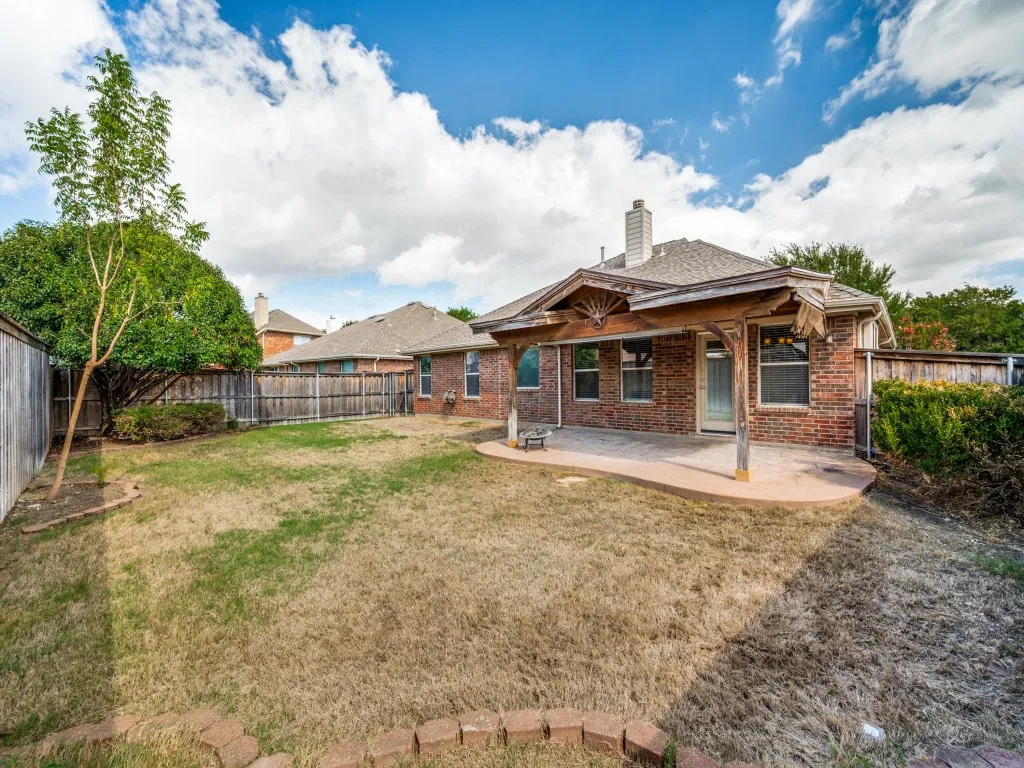 Single Family Residence For Sale in Denton County , 2416 Morning Dew Drive, Little Elm, Texas 75068, 3 Bedroom, 2 Bathroom, 2 Garage spaces, 2,016 Sqft, built in 2005, mls#21403127, Real Estate Agent in Little Elm, Homes For Sale in Denton county, Homes For Sale in Little Elm, Realtor in Little Elm Texas, Real Estate Brokerage Independent Realty Texas, Luminita Cordes Realtor