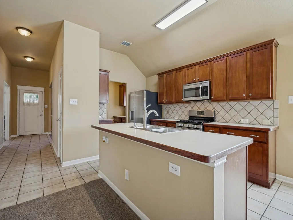 Single Family Residence For Sale in Denton County , 2416 Morning Dew Drive, Little Elm, Texas 75068, 3 Bedroom, 2 Bathroom, 2 Garage spaces, 2,016 Sqft, built in 2005, mls#21403127, Real Estate Agent in Little Elm, Homes For Sale in Denton county, Homes For Sale in Little Elm, Realtor in Little Elm Texas, Real Estate Brokerage Independent Realty Texas, Luminita Cordes Realtor