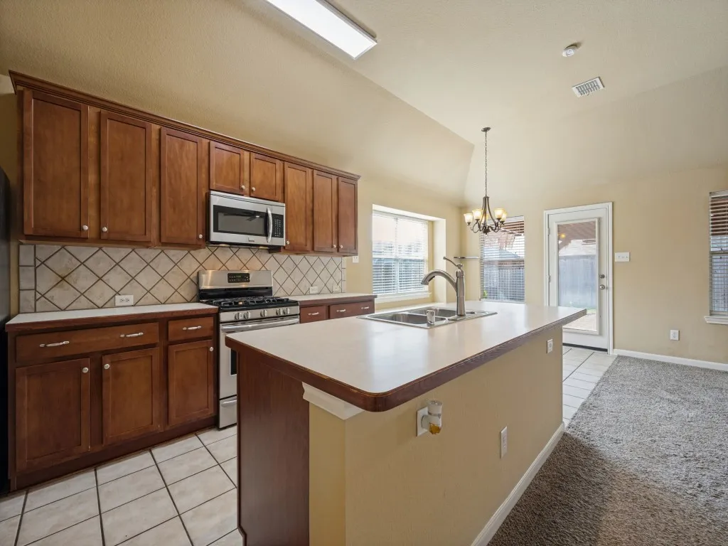 Single Family Residence For Sale in Denton County , 2416 Morning Dew Drive, Little Elm, Texas 75068, 3 Bedroom, 2 Bathroom, 2 Garage spaces, 2,016 Sqft, built in 2005, mls#21403127, Real Estate Agent in Little Elm, Homes For Sale in Denton county, Homes For Sale in Little Elm, Realtor in Little Elm Texas, Real Estate Brokerage Independent Realty Texas, Luminita Cordes Realtor